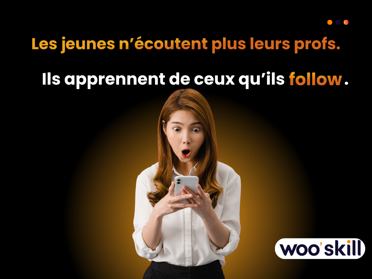 Une étudiante qui apprends ses cours grâce à ses créateurs de contenu préférés