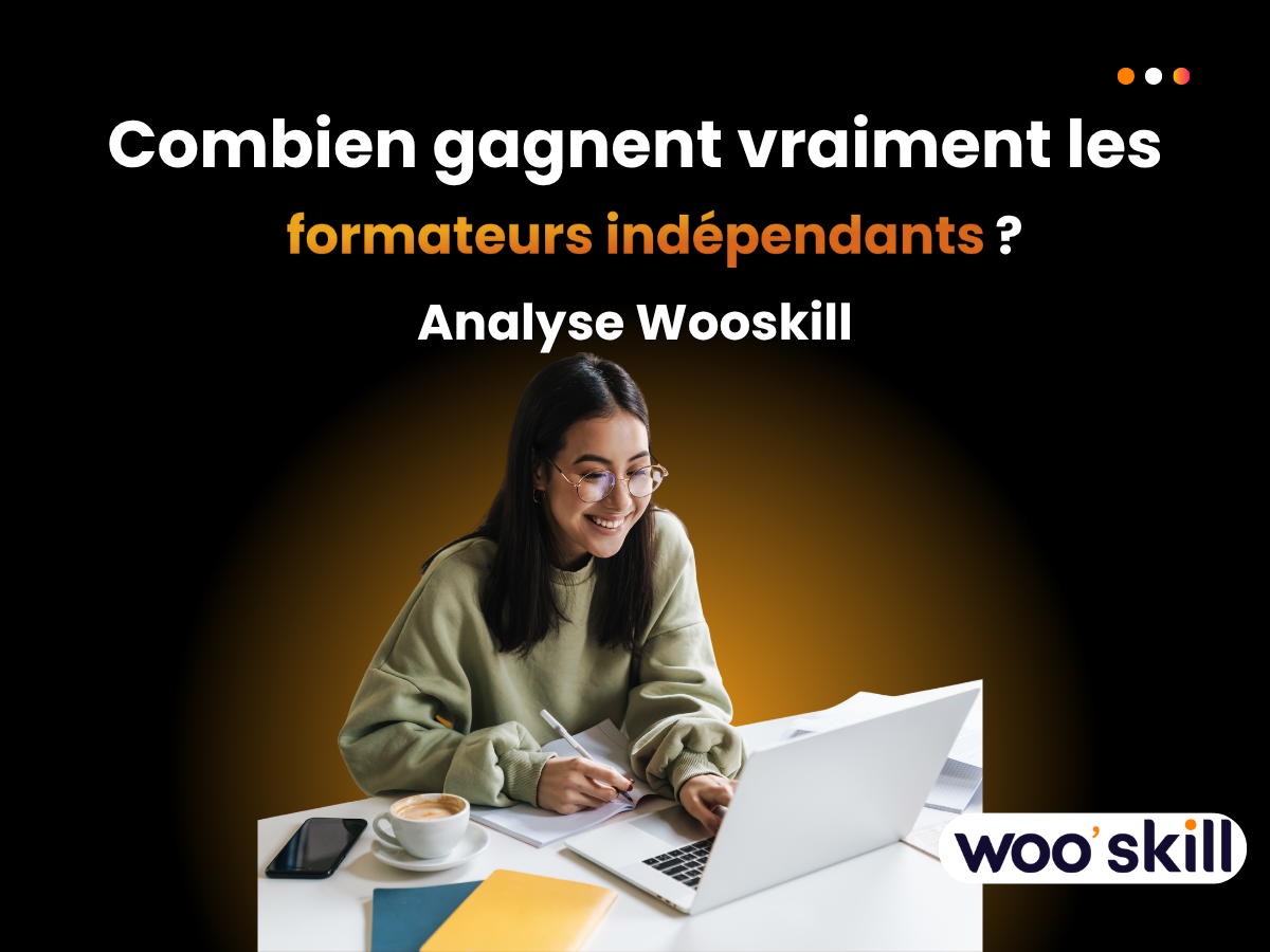 Une formatrice donnant un cours en ligne