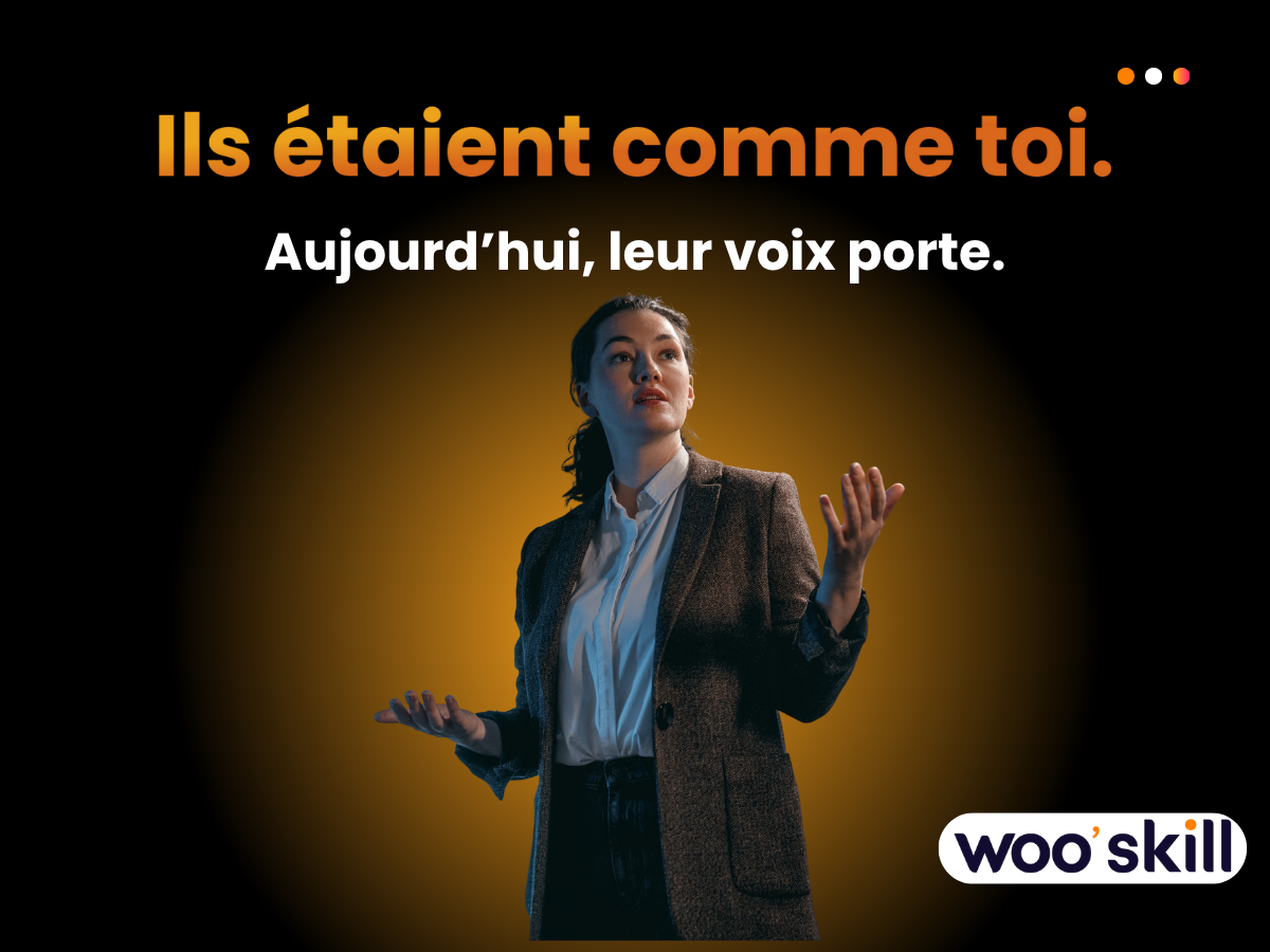 Une créatrice qui partage du contenu sur les réseaux sociaux