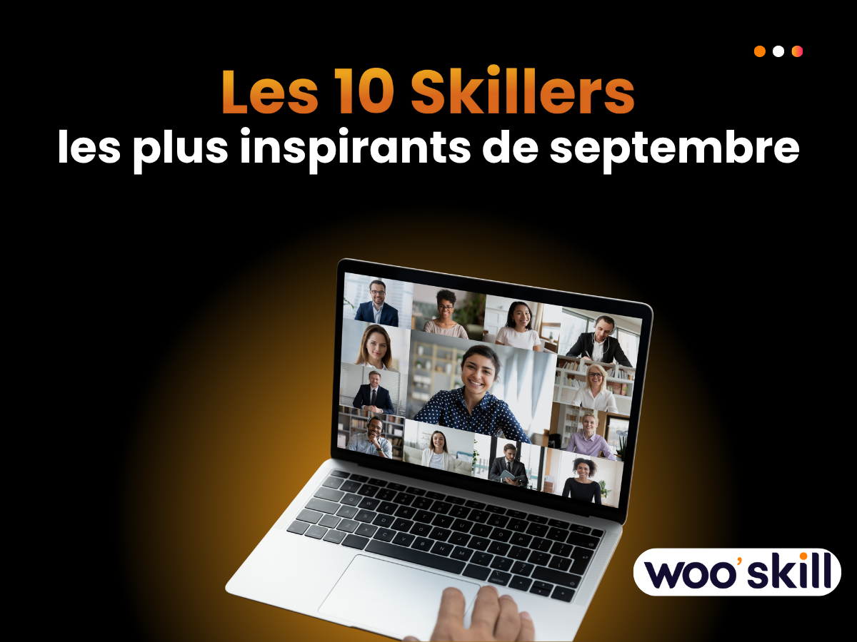 Un ordinateur avec des élèves qui suivent un cours en visio