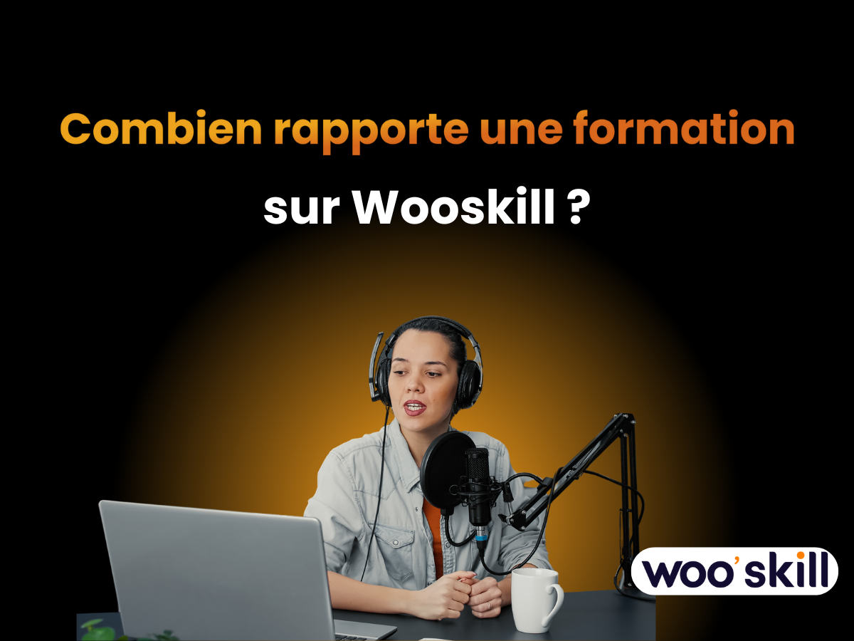 Une créatrice de contenu créant une formation en ligne