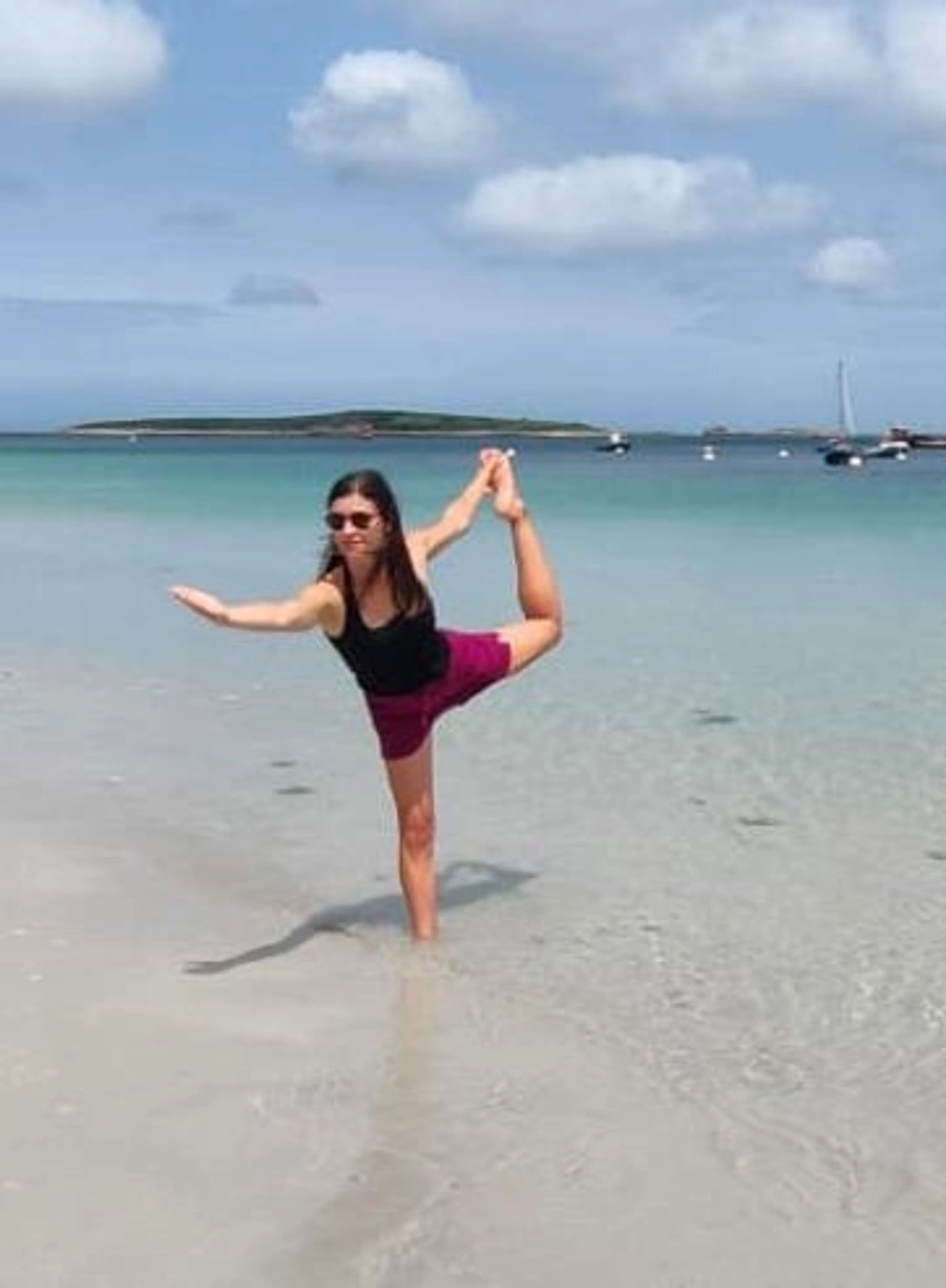 Image de présentation pour l'offre Yoga sur mesure : Éveillez votre bien-être à travers des séances personnalisées ! par Le yoga d'Elo