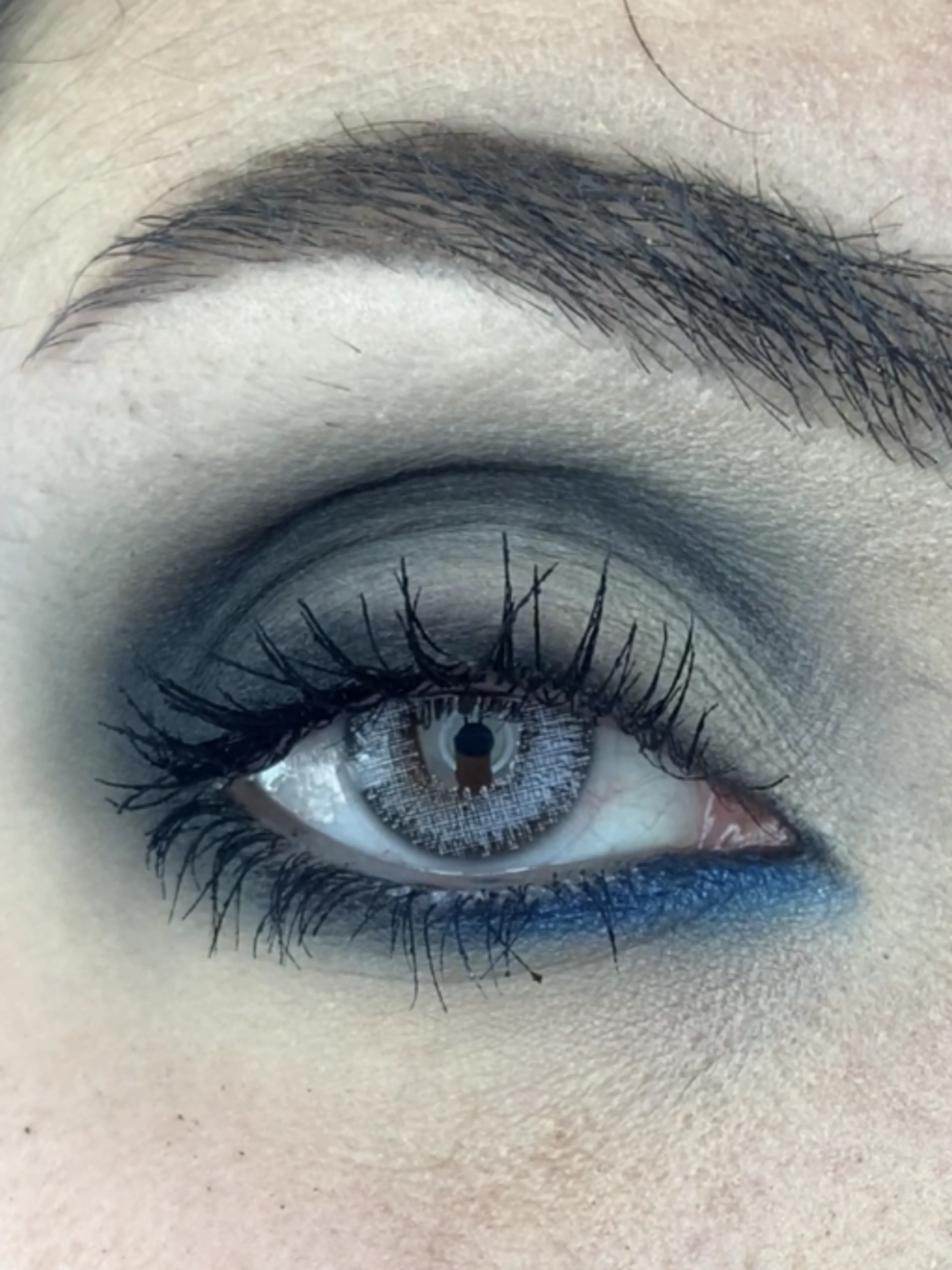 Image de présentation pour l'offre Comment mettre en valeur son regard 👀 - Maquilleuse professionnelle par Floriane