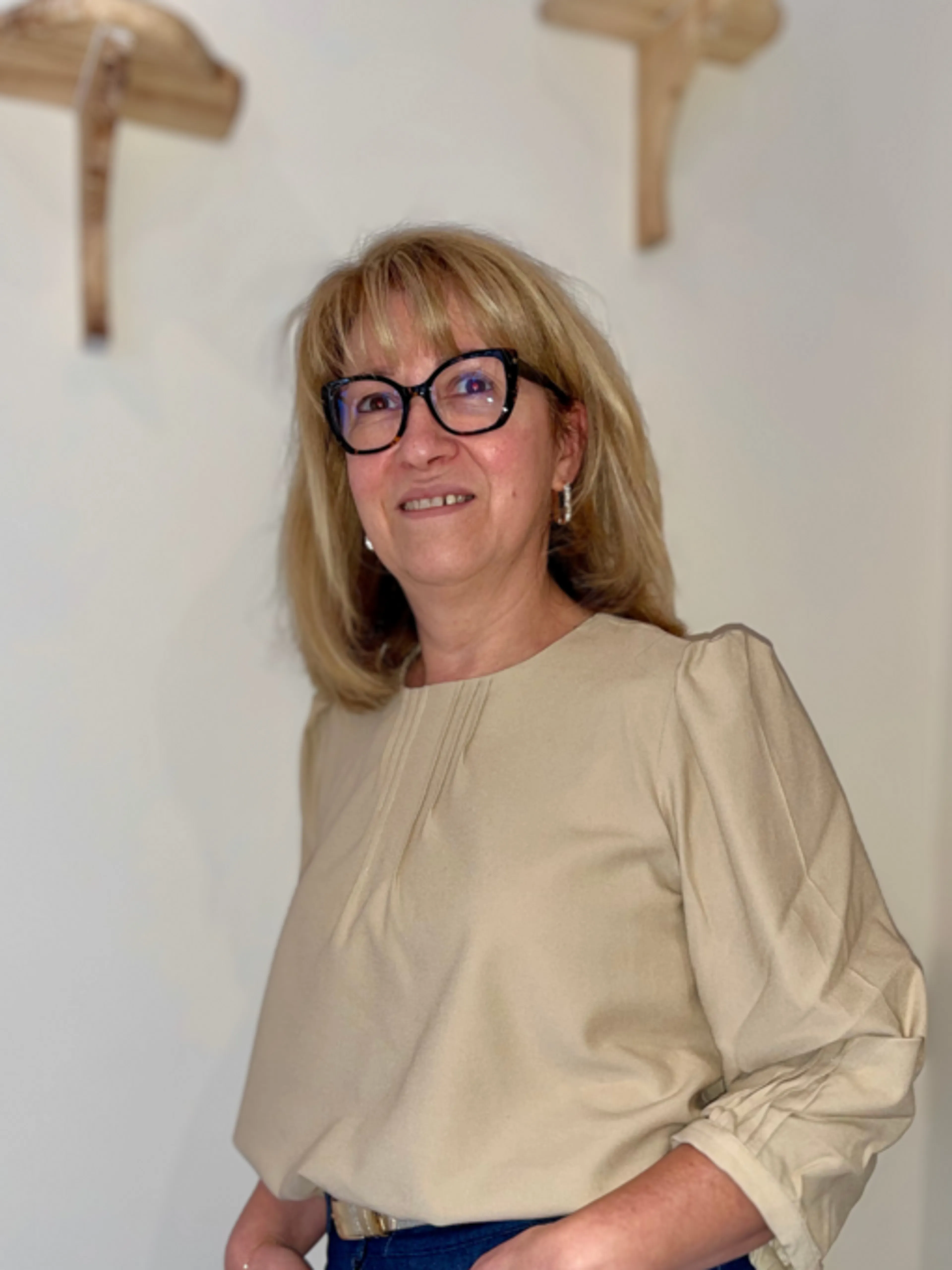 Explorez l'art de la couture avec expertise et passion ! Passionnée depuis 34 ans.