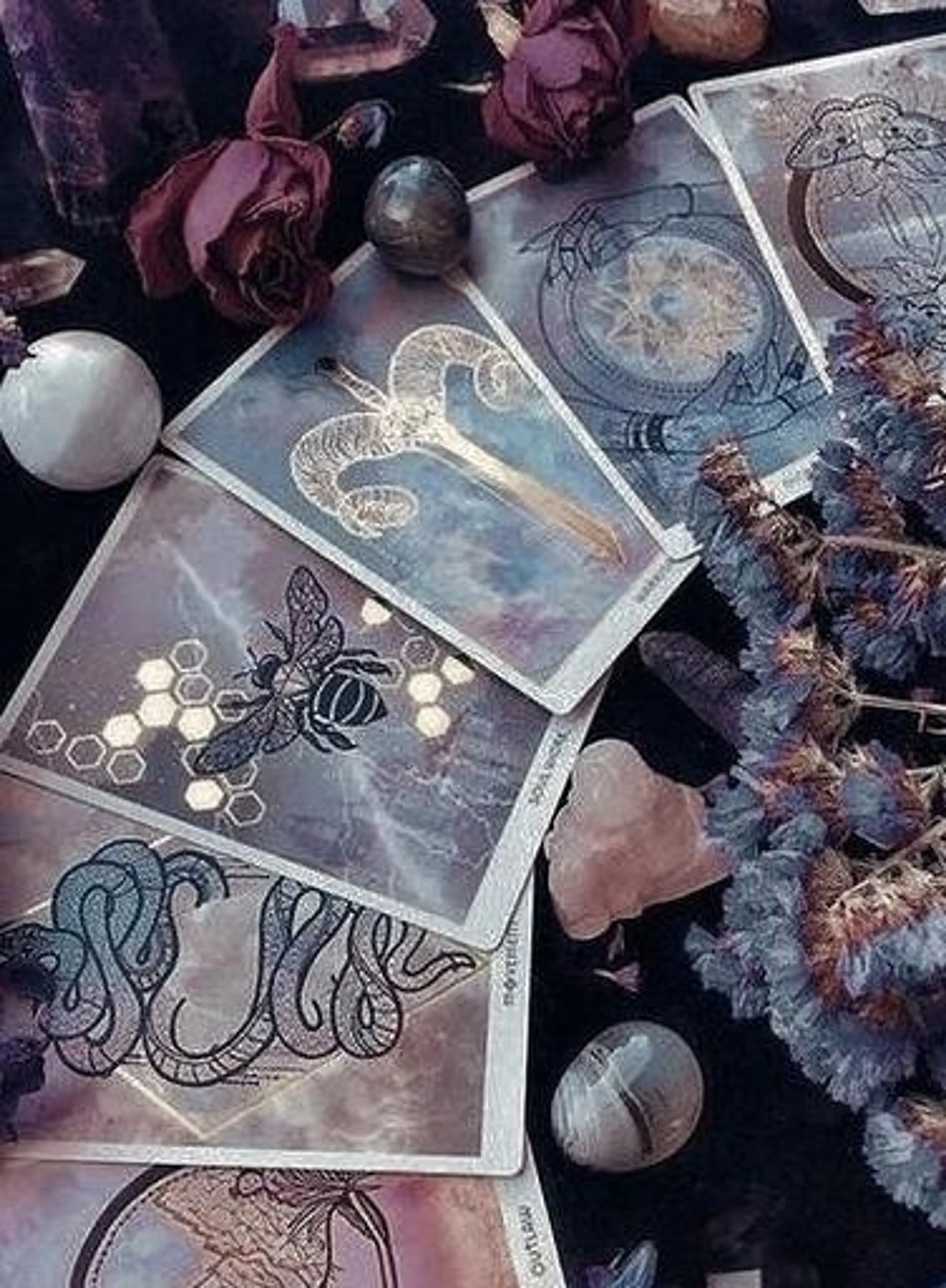 Guidance et prédictions pour t’apporter une vision éclairée de ta vie générale (pro, sentimentale et énergétique).
