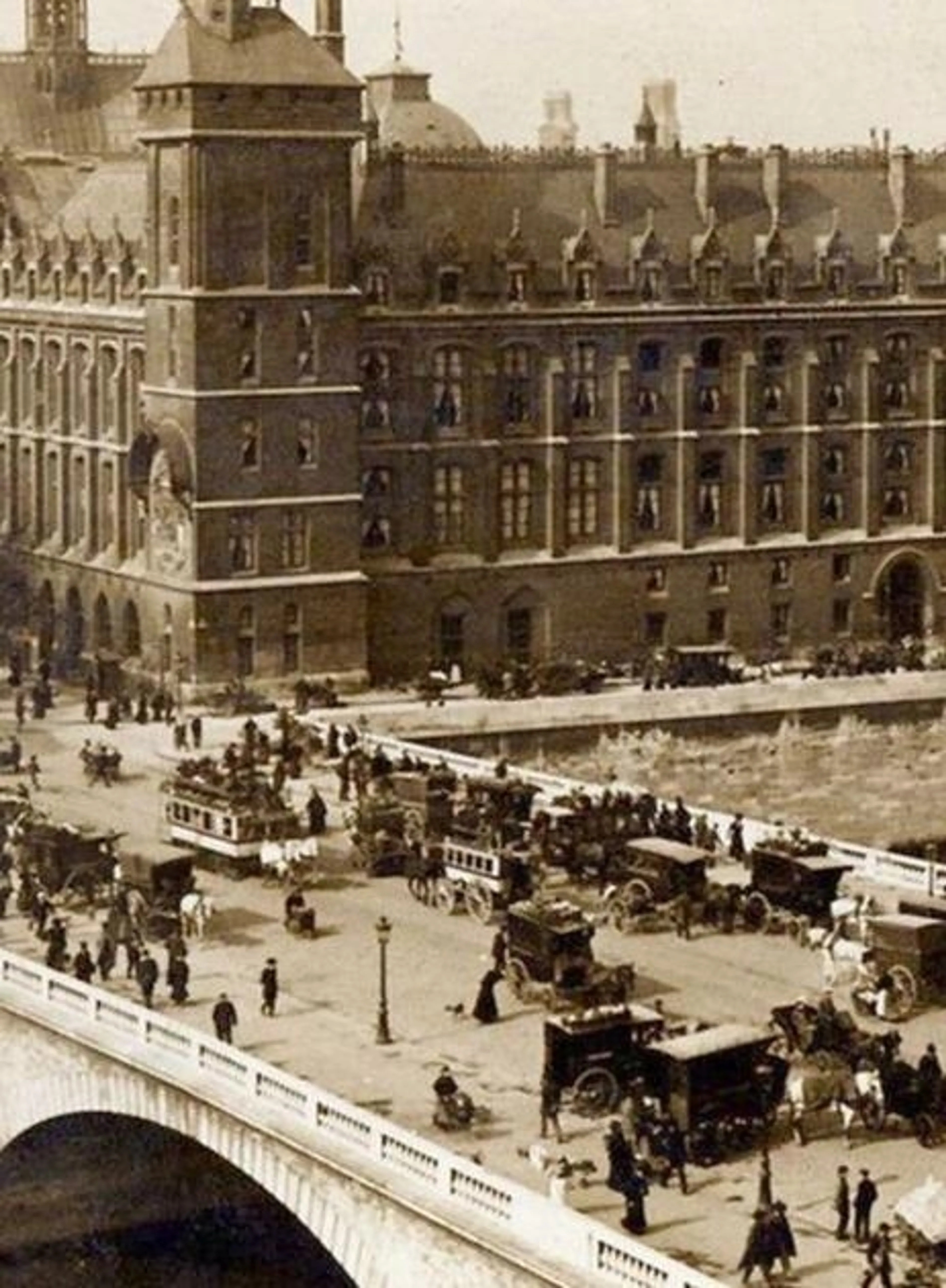 Image de présentation pour l'offre Paris à travers les siècles : de Lutèce à la Ville Lumière par Ivan