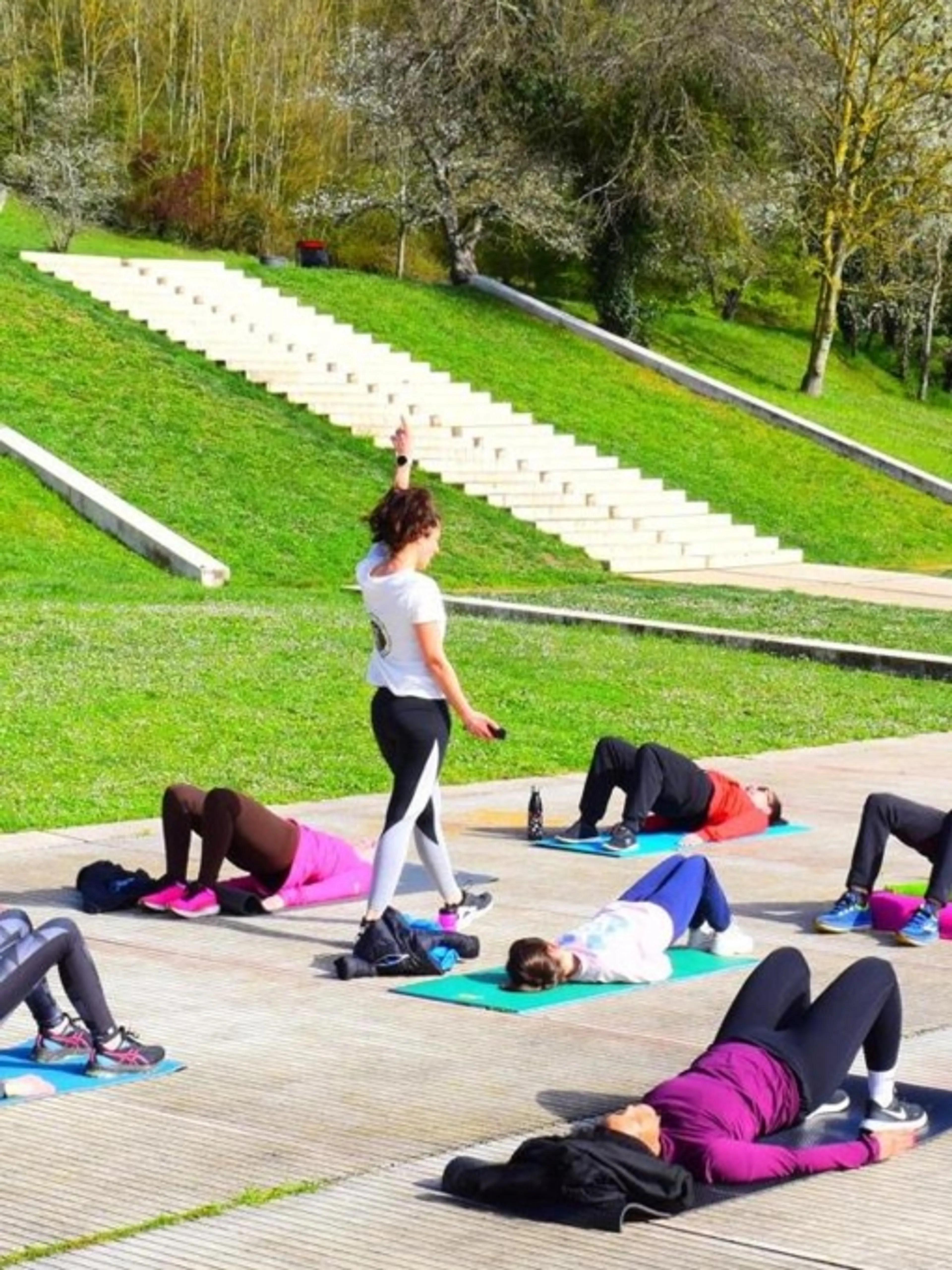 Image de présentation pour l'offre Travail collectif pour vous motiver et vous dépasser grâce à l'esprit de camaraderie. Je serai là pour vous corriger et vous donner des conseils. par Angele BCNS