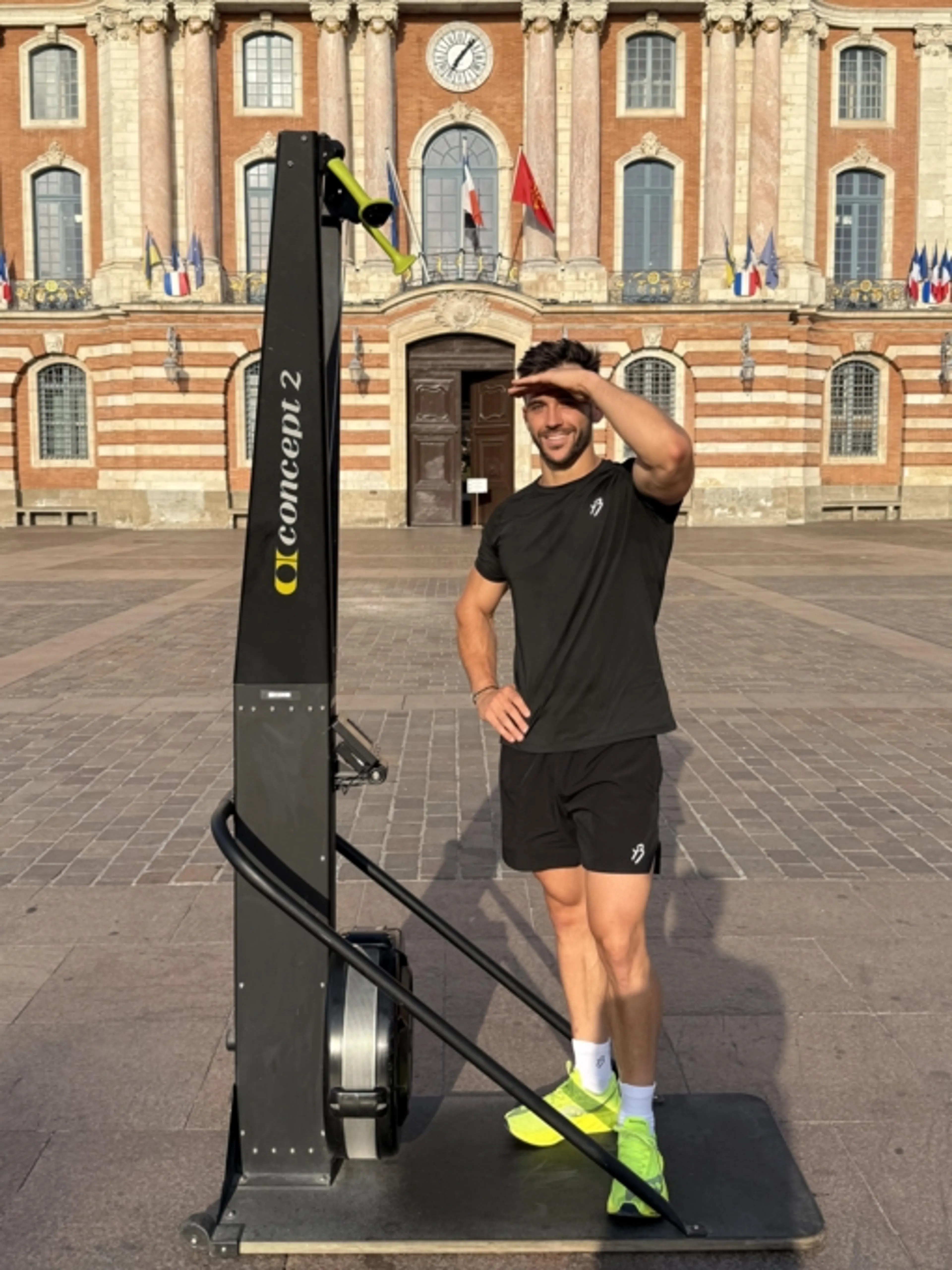Image de présentation pour l'offre Séances de sport en ligne avec un coach motivant - Rendez-vous hebdomadaire à prix abordable ! par Dorian