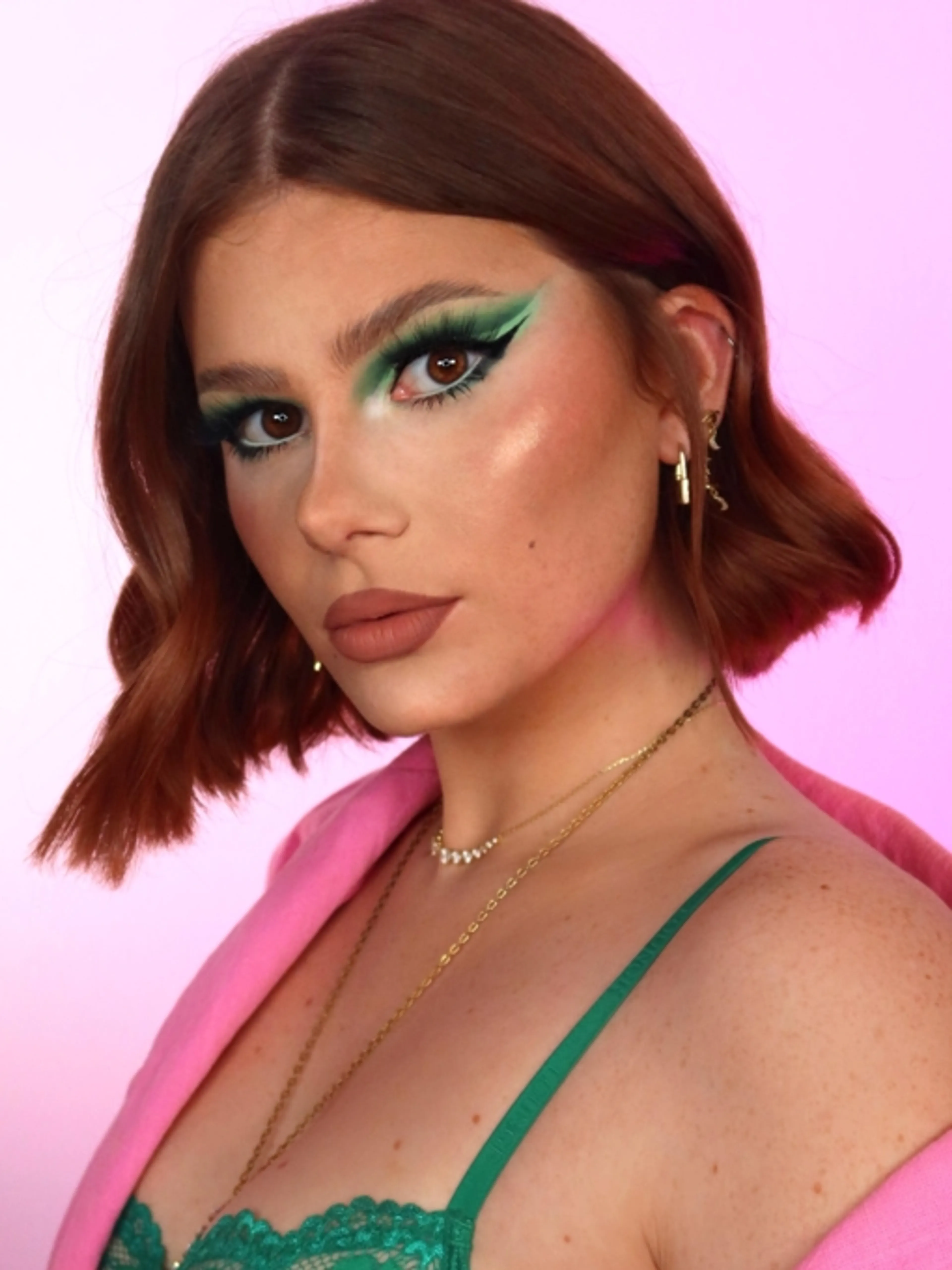 Image de présentation pour l'offre Makeup Look: Saint Valentin ❤️ par Ilona