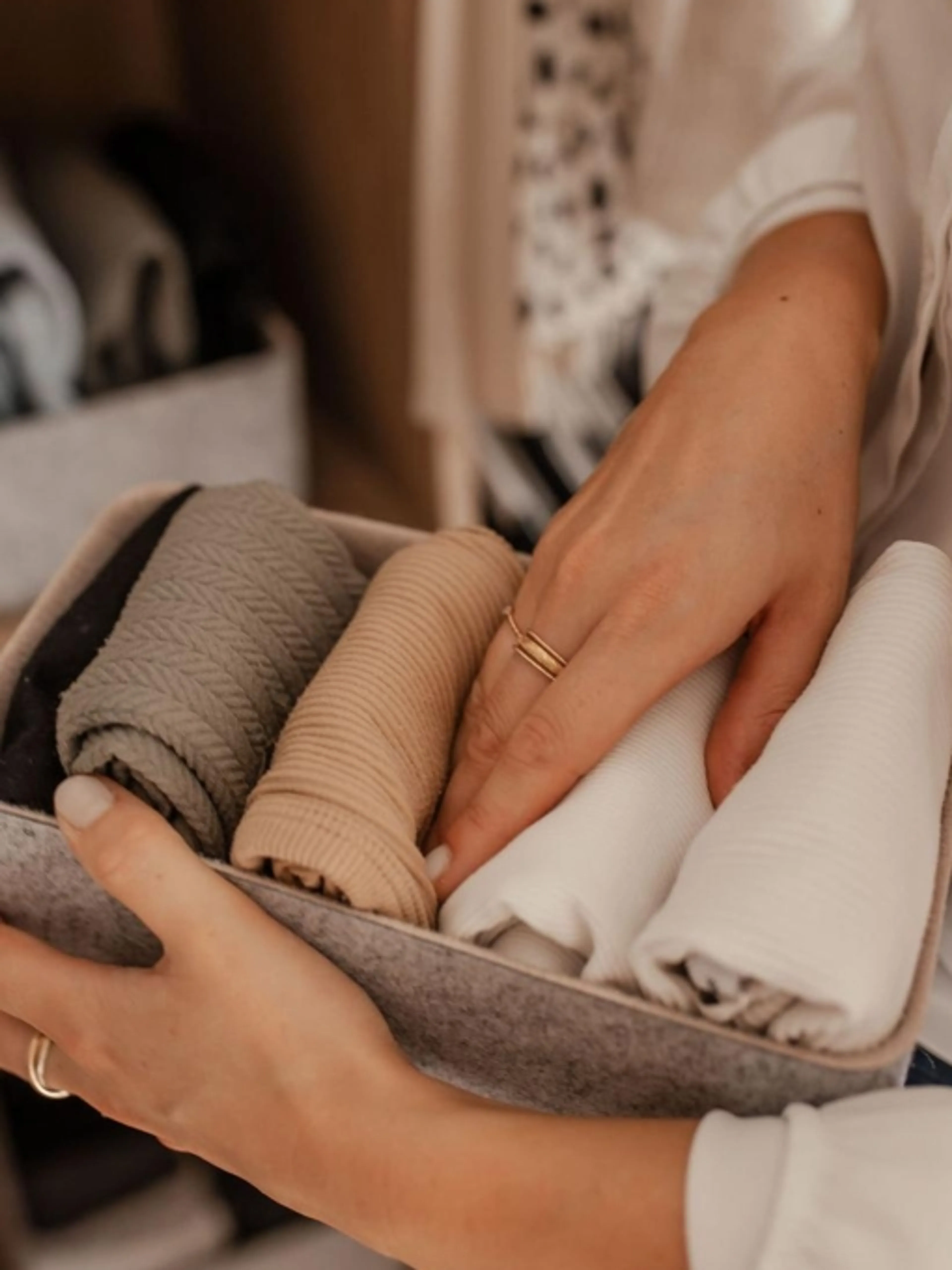 Image de présentation pour l'offre Les fondamentaux du pliage à la vertical de Marie Kondo par Justine