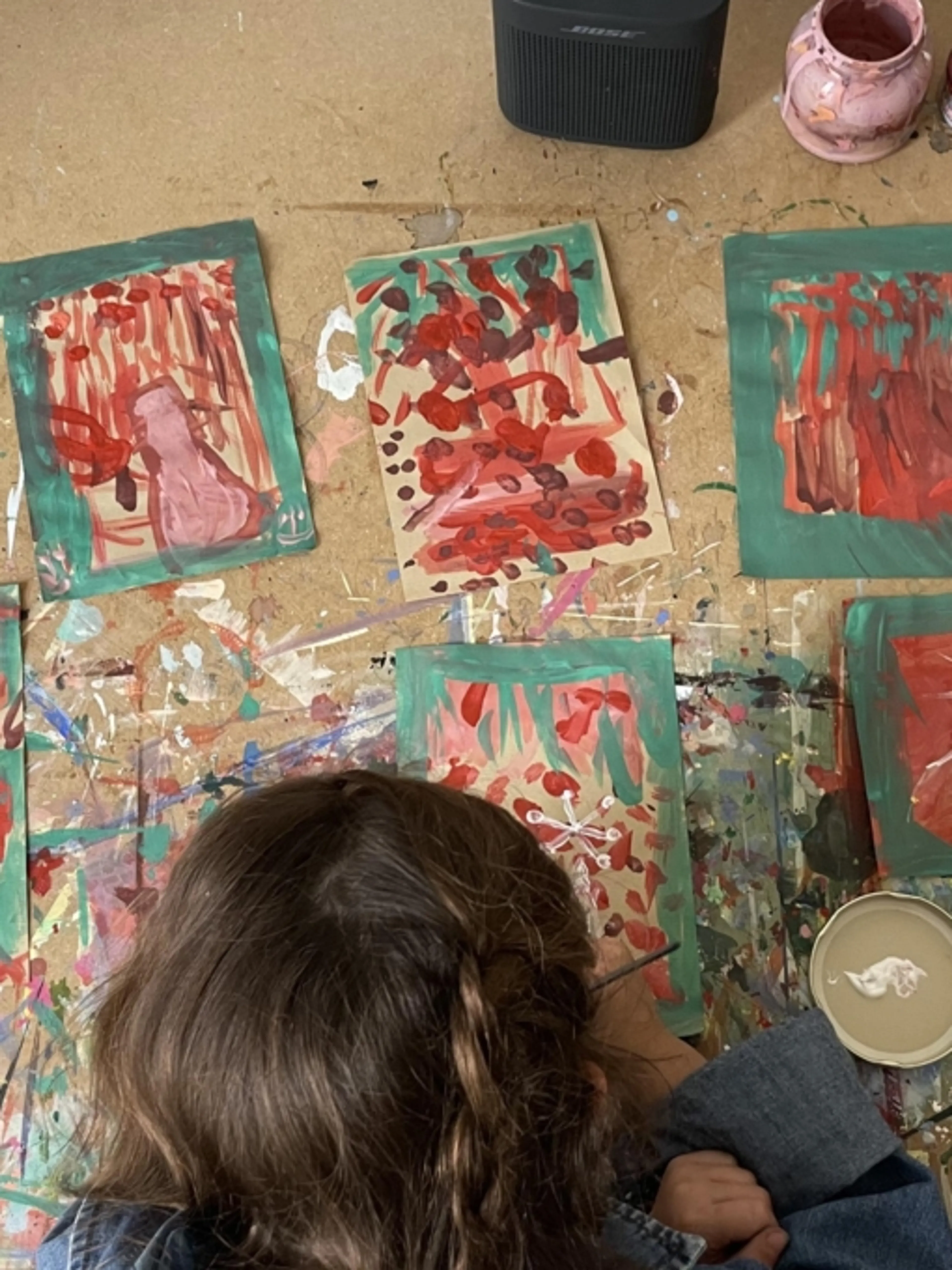 Image de présentation pour l'offre Explorez votre créativité avec des cours de dessin et d'art plastique par une diplômée en design - Préparation aux écoles d'art incluse ! par Elisa