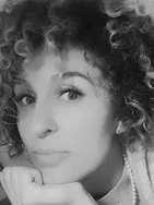 Stéfanny vous présente ses services sur la plateforme Wooskill.