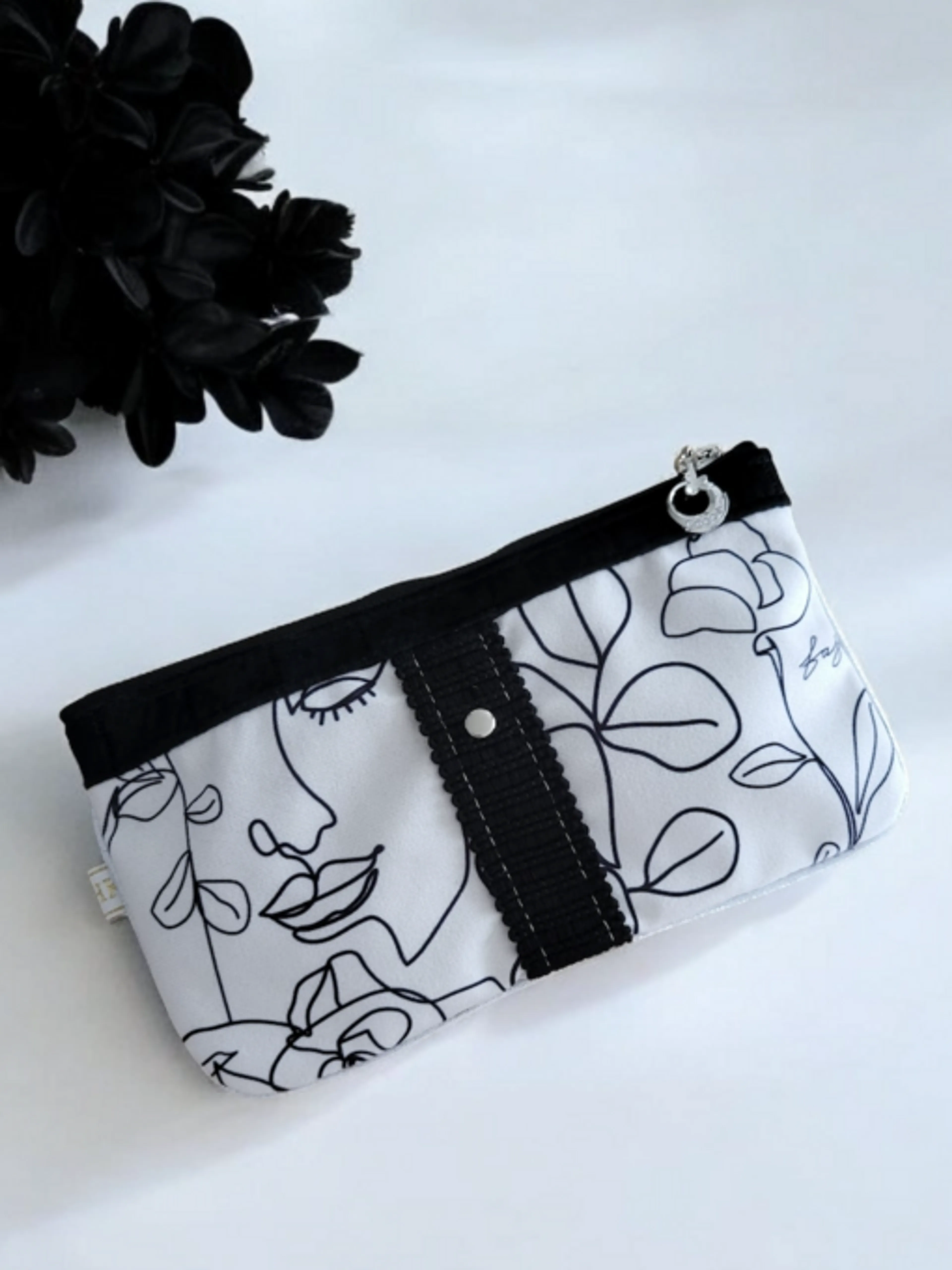 Image de prĂ©sentation pour l'offre La pochette chic et choc en un clin d'Ćil ! Techniques et astuces pour un rendu parfait đ§” par HĂ©lĂšne