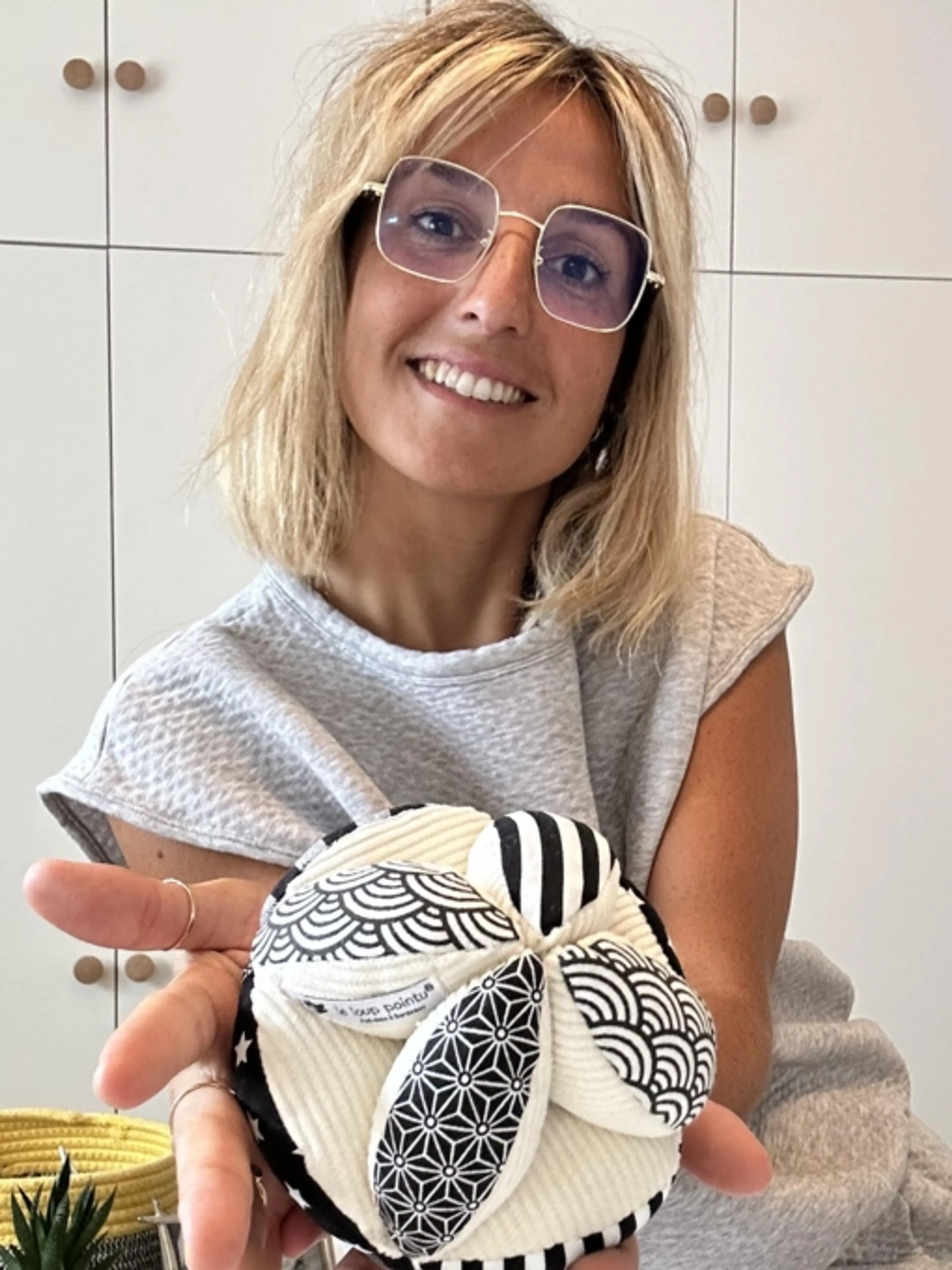 Image de présentation pour l'offre Montessori a la maison CHEZ VOUS - Les périodes sensibles de l'enfant par Adèle