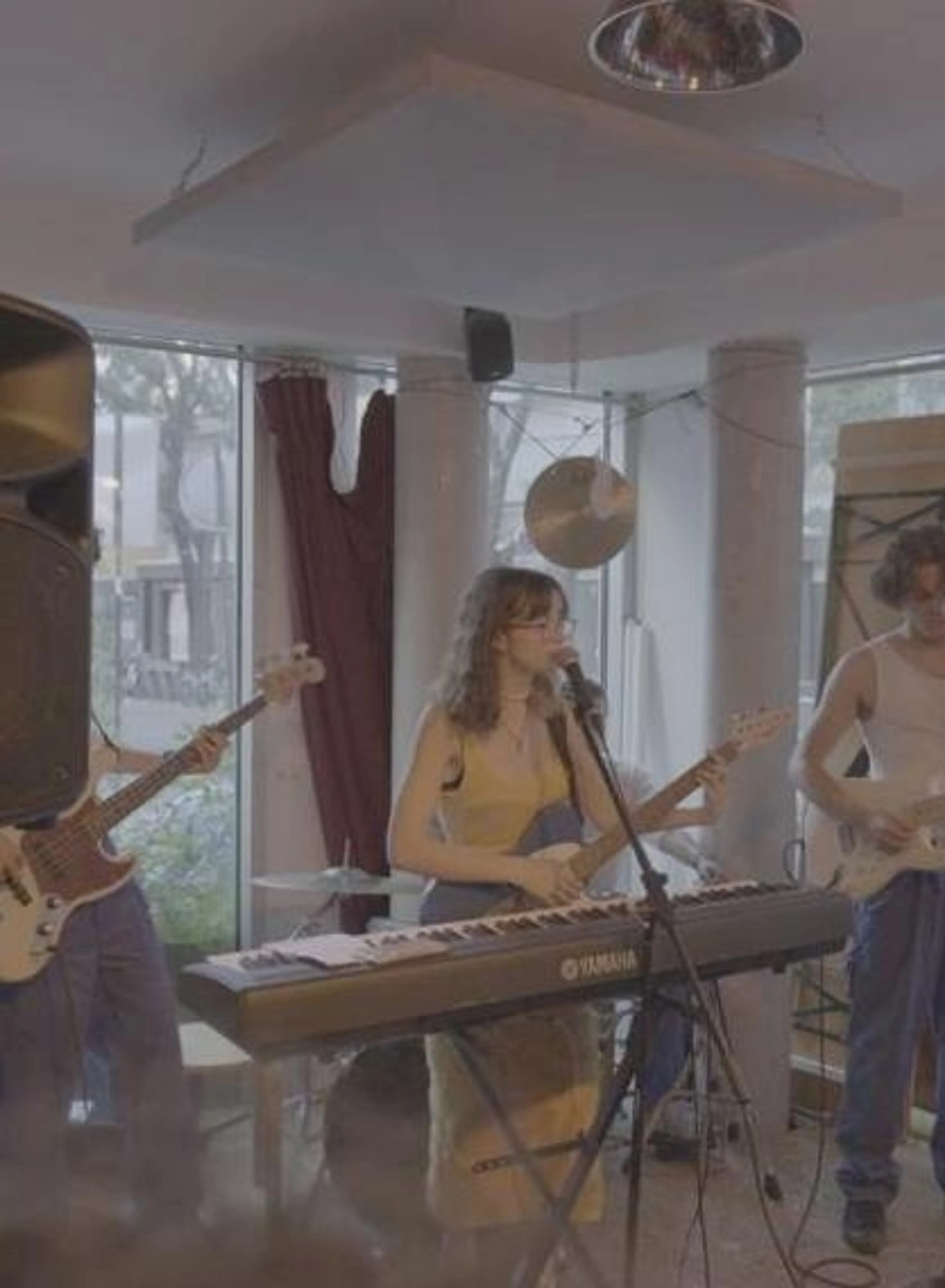 Cours de piano pour débutant en classique et musique actuelle, accompagnement vocal, initiation au solfège et à l'harmonie jazz