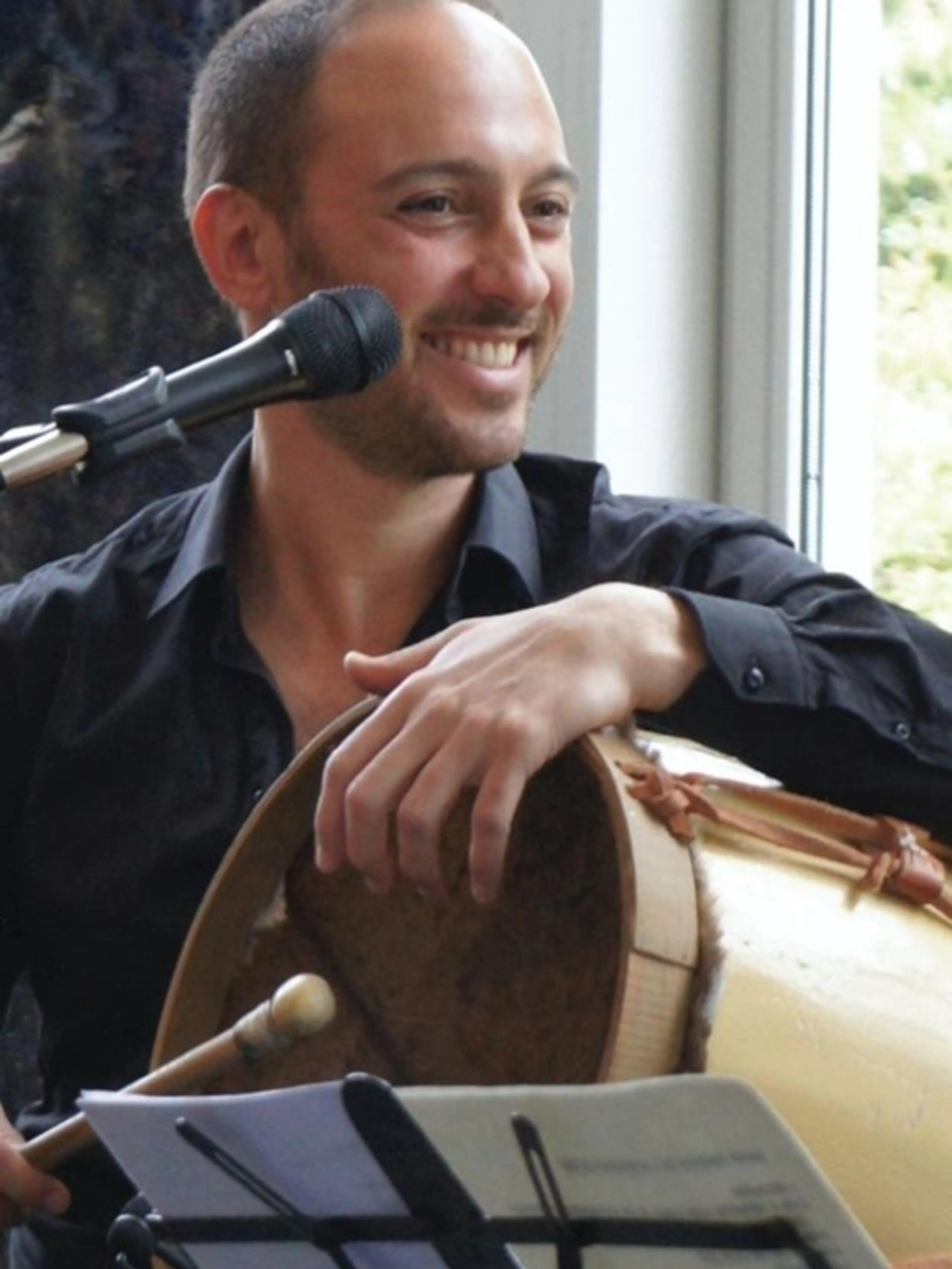Image de présentation pour l'offre Explorez la passion du chant avec un professeur argentin expérimenté ! par PABLO