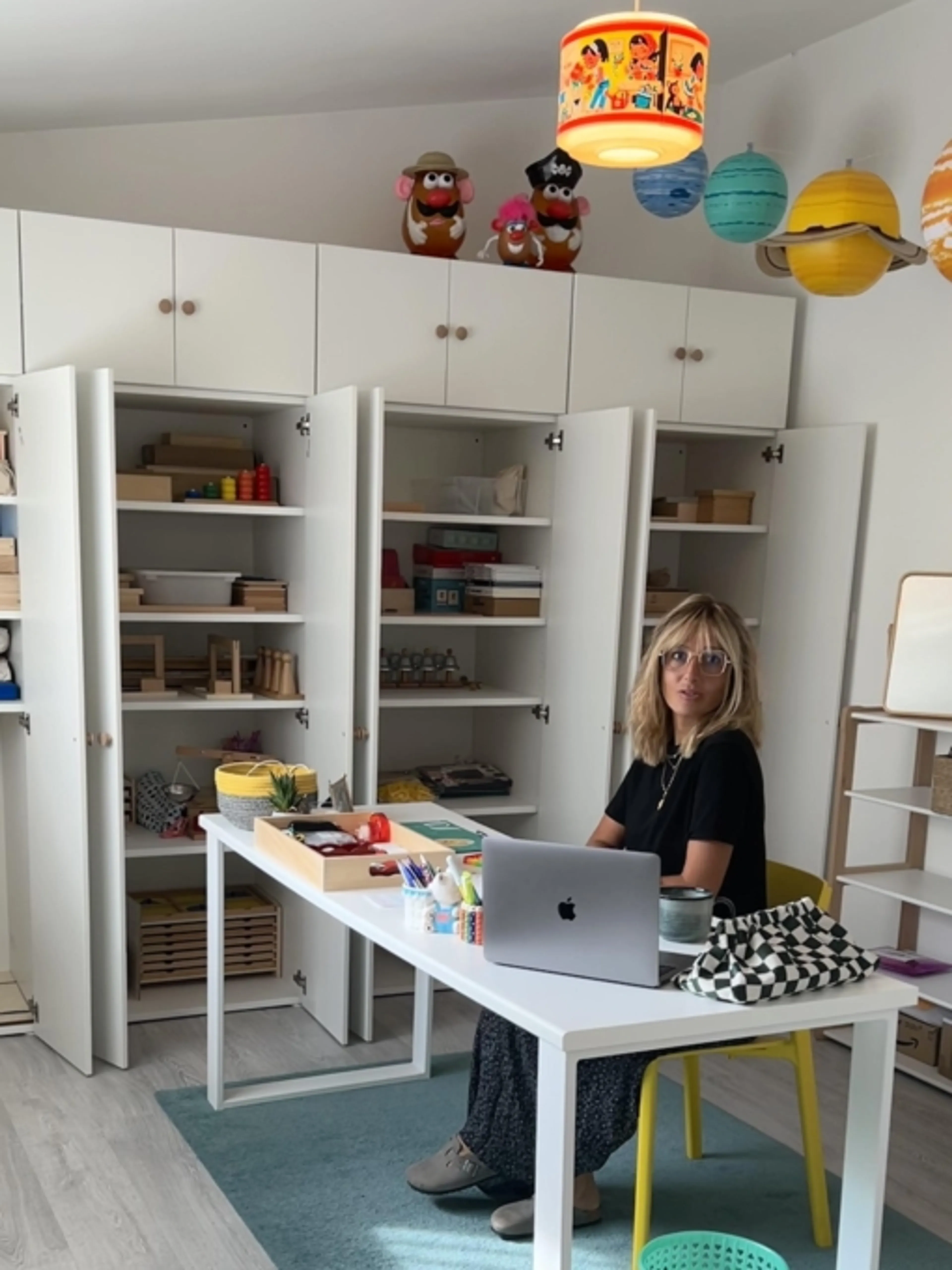 Image de présentation pour l'offre Montessori a la maison CHEZ VOUS - Atelier - Les périodes sensibles de l'enfant par Adèle