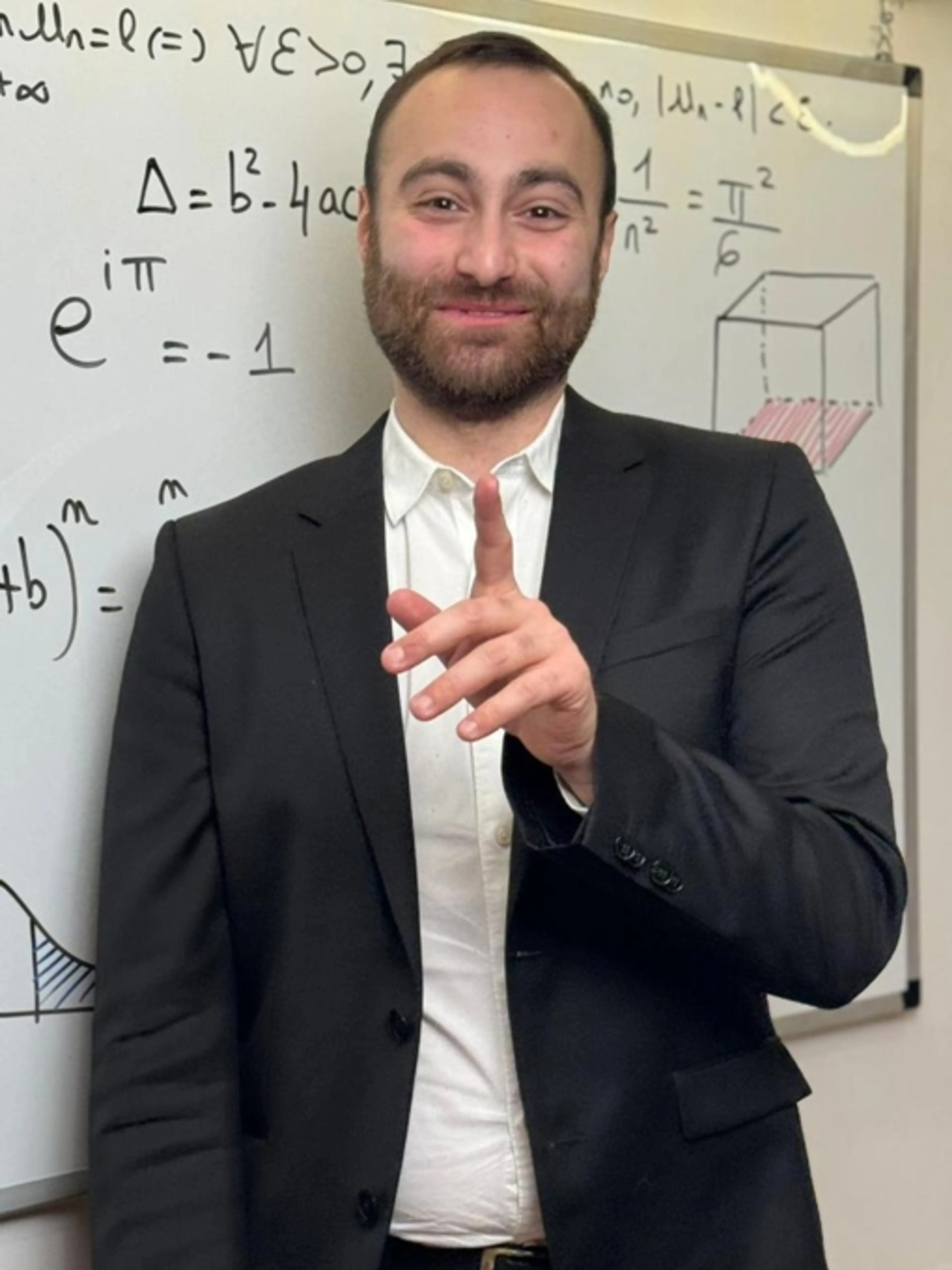 Image de présentation pour l'offre Préparation au Bac : Géométrie dans l'Espace par Lucas