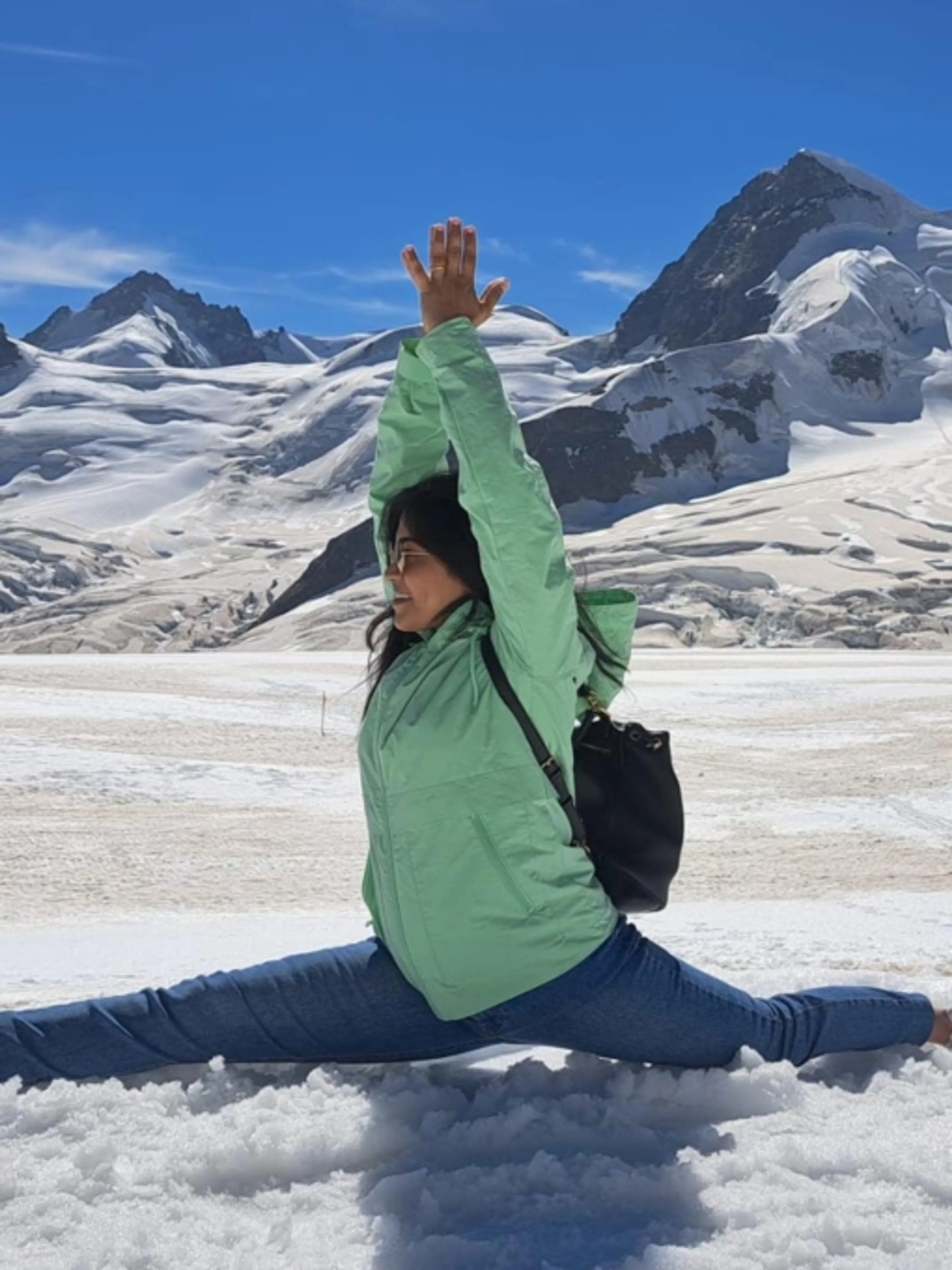 Image de présentation pour l'offre 6% de réduction en utilisant le code promo "shivani6". Cours de yoga avancé. Le yoga dynamique combine le hatha et l'ashtanga. par Shivani
