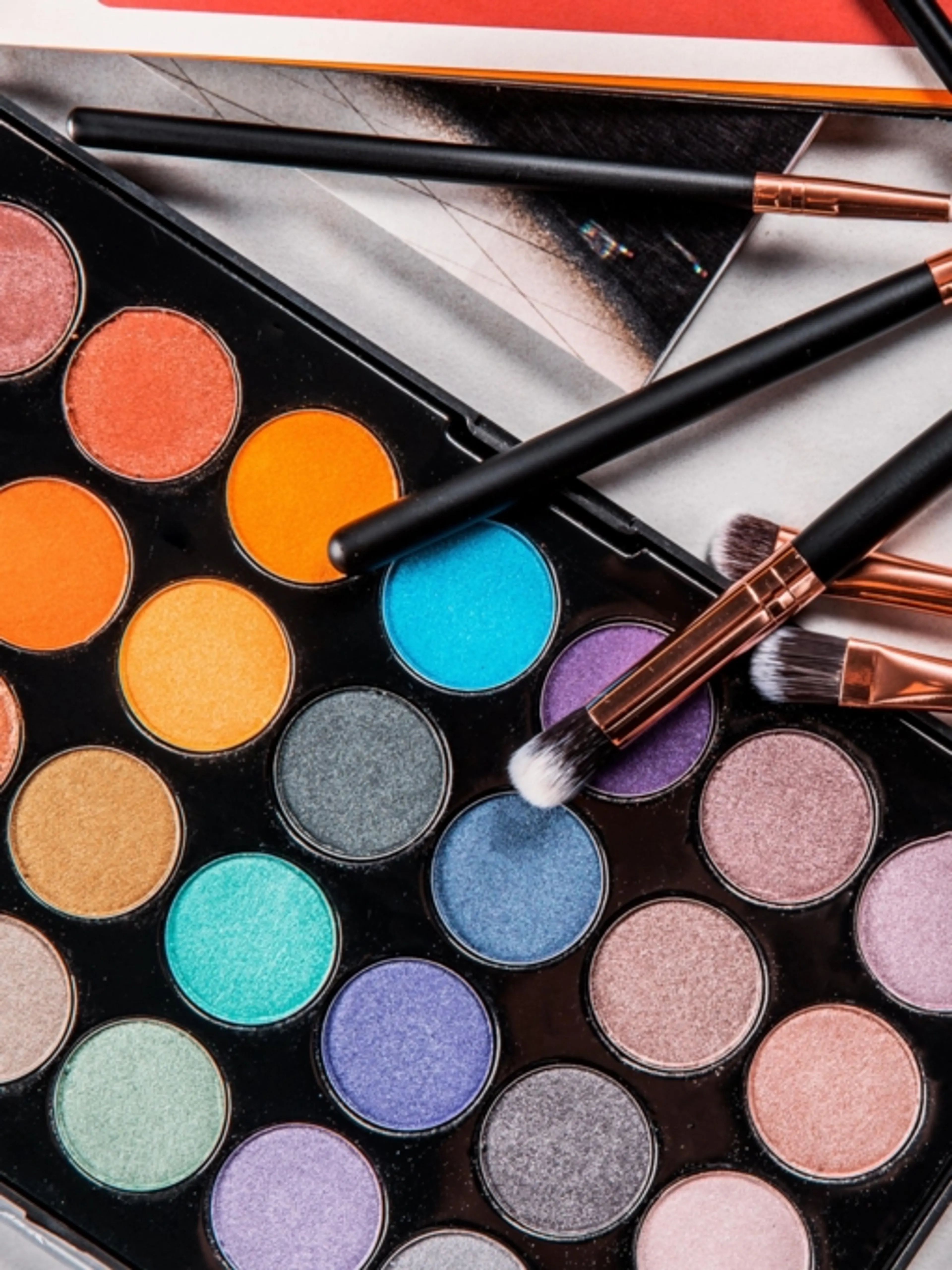 Image de présentation pour l'offre Cours d'auto-maquillage - Conseillère en image & MUA par Carine Creastyle