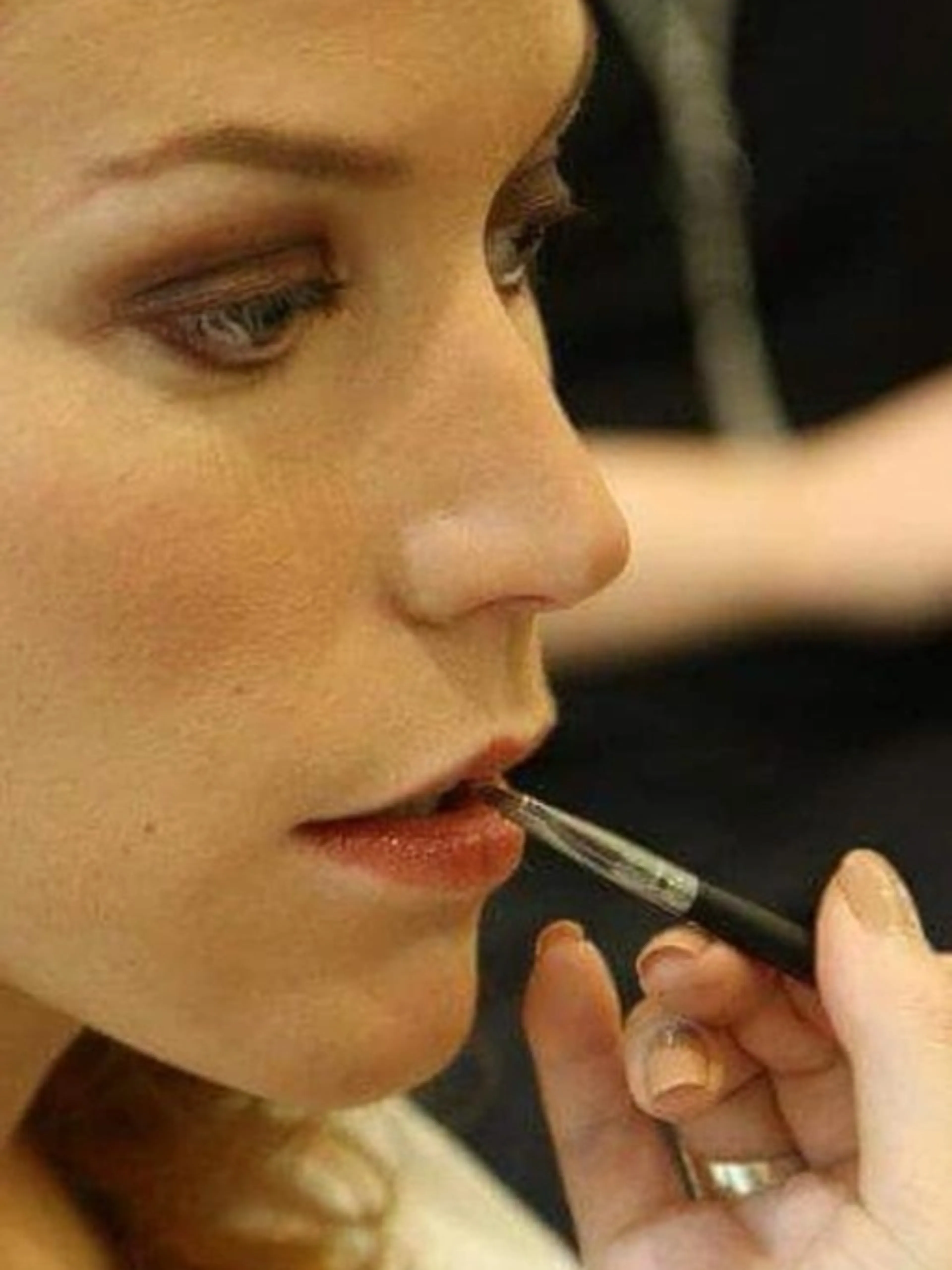 Image de présentation pour l'offre Révélez votre éclat personnel : cours de coiffure et maquillage personnalisés! par Marine