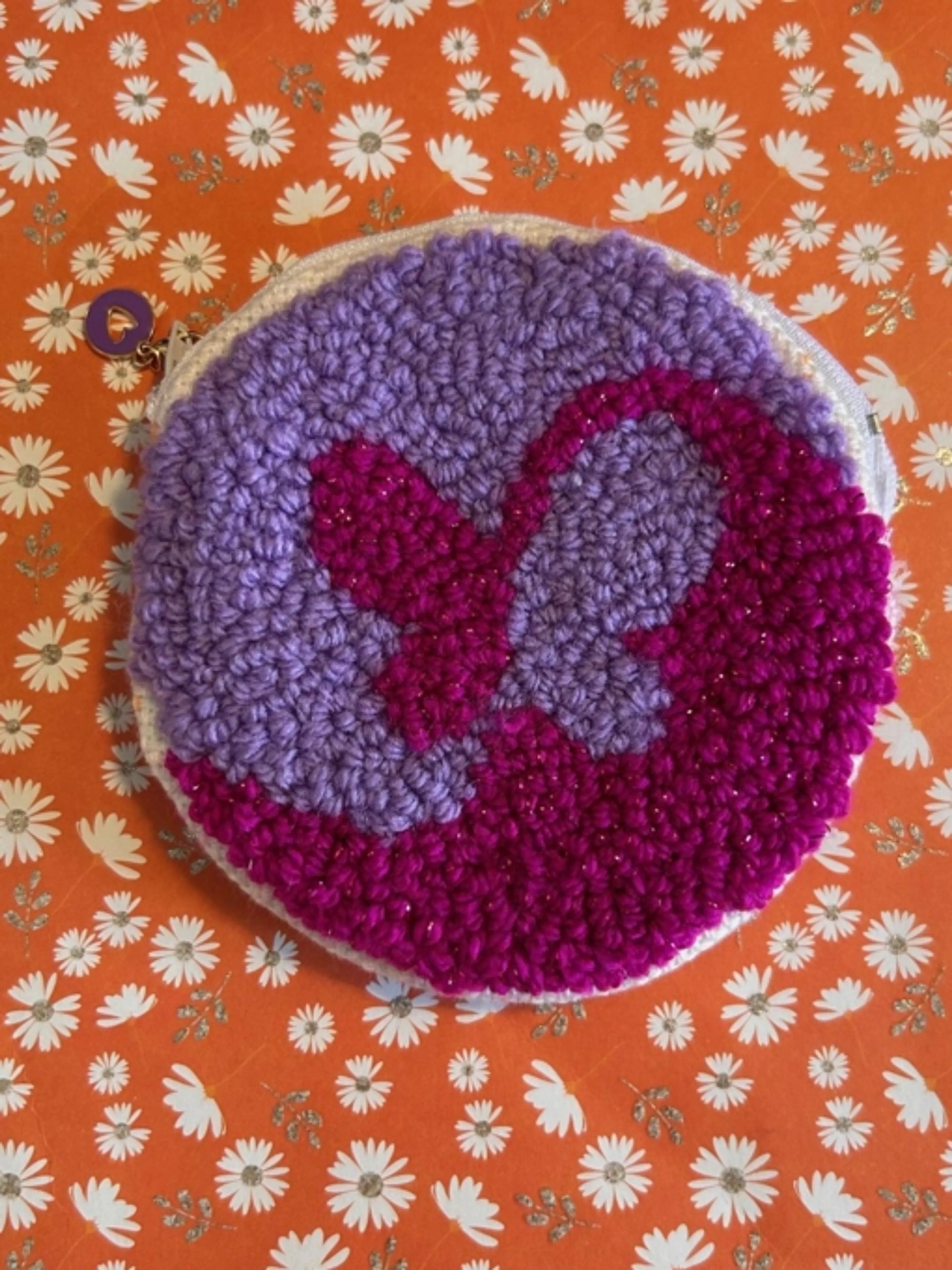 Image de présentation pour l'offre Créer un porte-monnaie en punch needle + 14 vidéos pas à pas 🧶 par LYLY