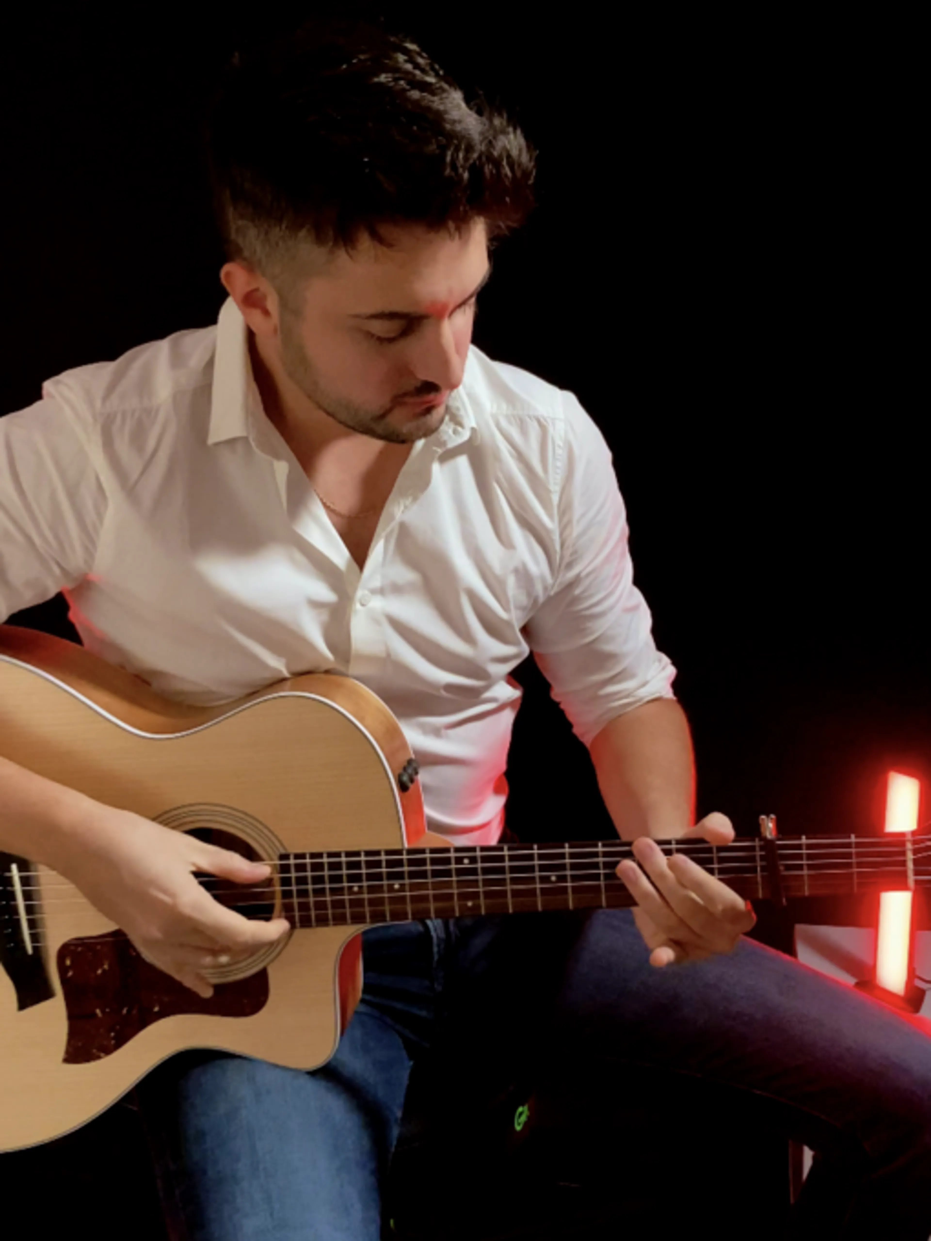 Image de présentation pour l'offre Atelier Guitare Débutant : Maîtrisez vos Premiers Accords et Rythmiques Simples par Thibaultguitar