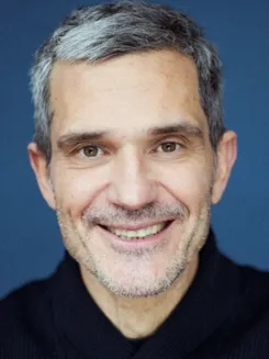 Image de présentation pour l'offre Devenir Acteur(ice) Pro – De la Passion à la Scène par Matheo Capelli