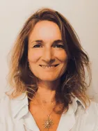 Léna vous présente ses services sur la plateforme Wooskill.