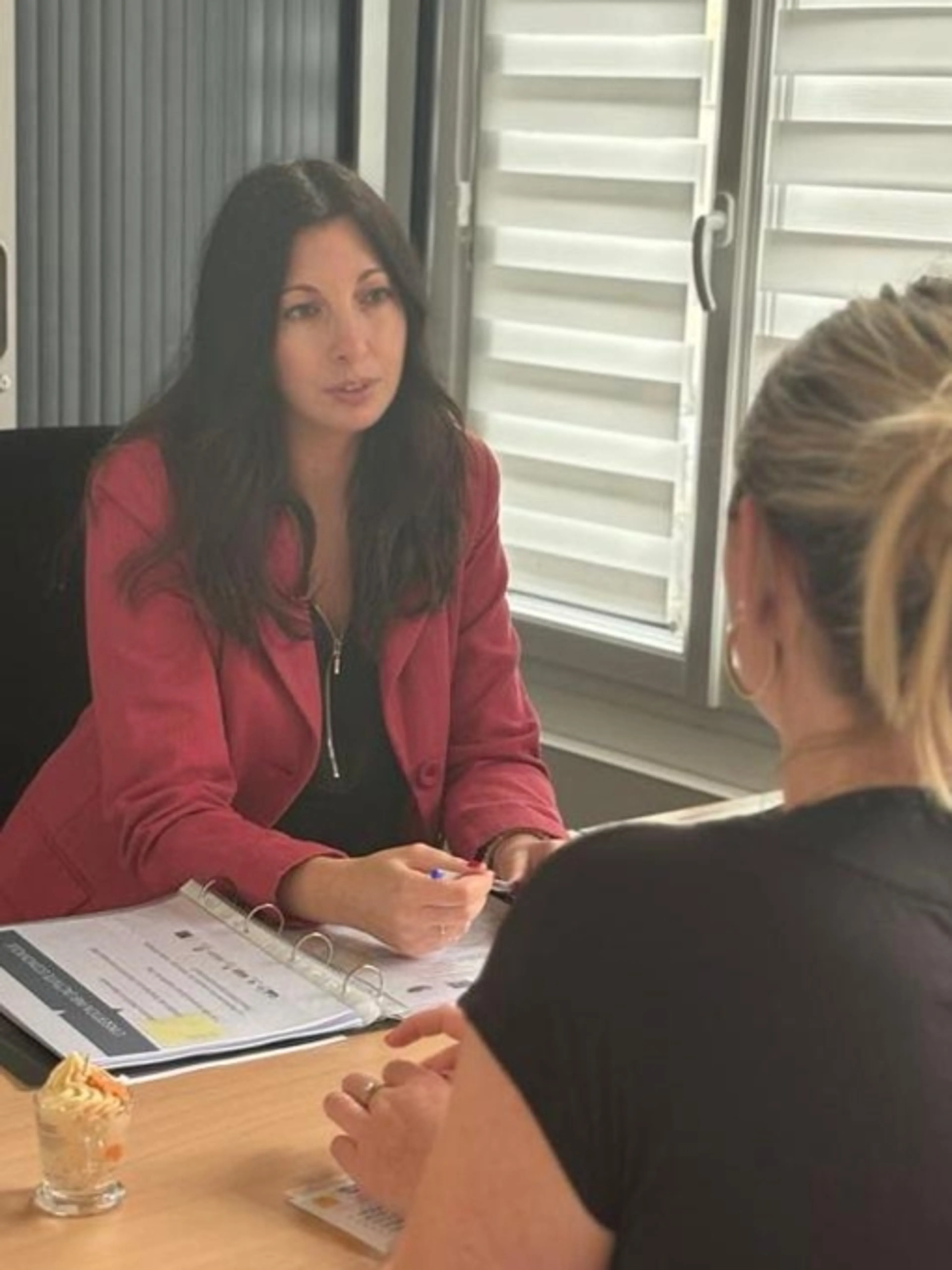 Image de présentation pour l'offre Coach de vie, j'offre des services de développement personnel, estime de soi, gestion du burn-out, de conflits pour un épanouissement optimal par M'Coaching