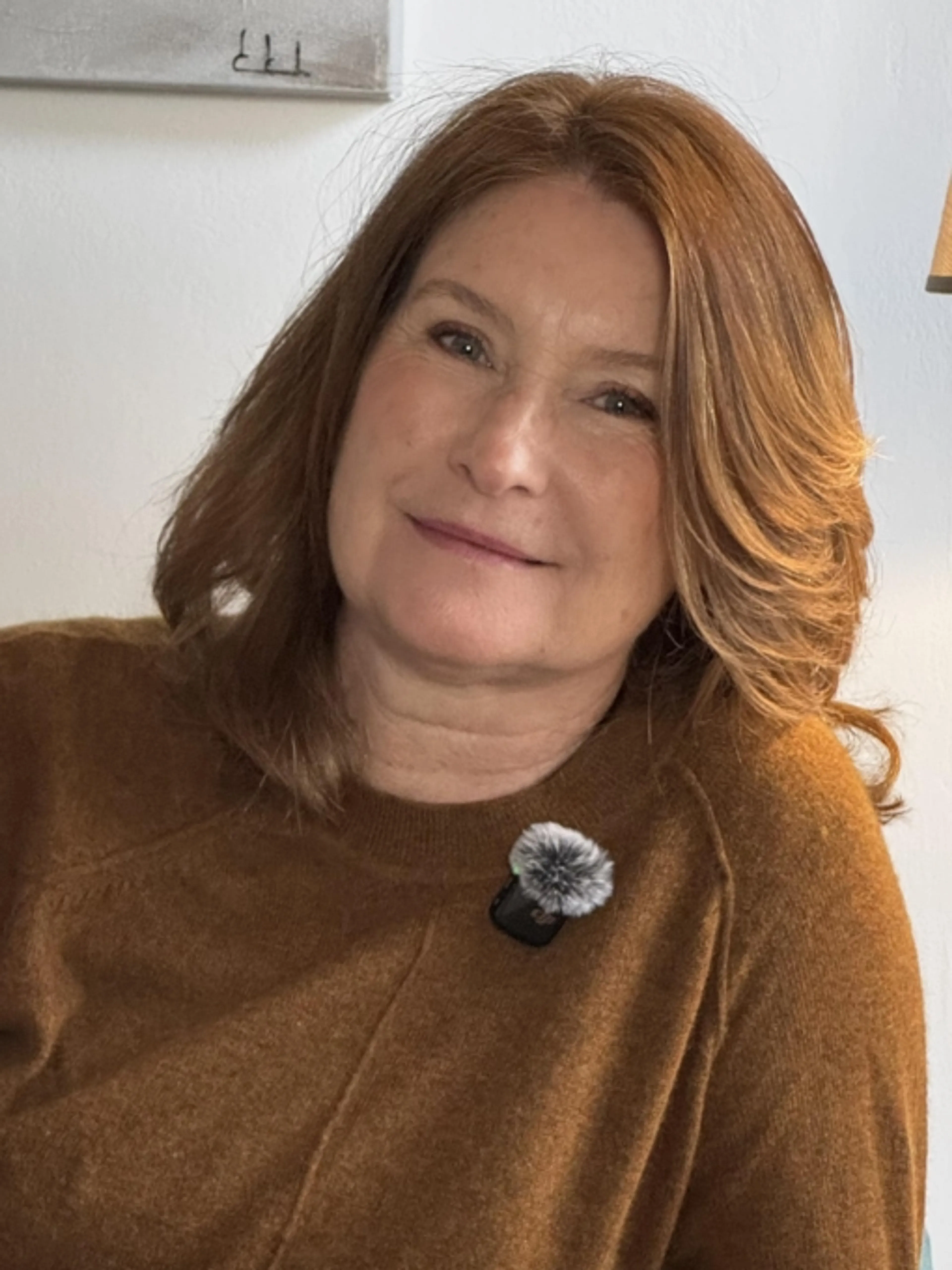Image de présentation pour l'offre À Travers le Miroir : La Femme que tu cherches existe déjà en toi! par Yvana