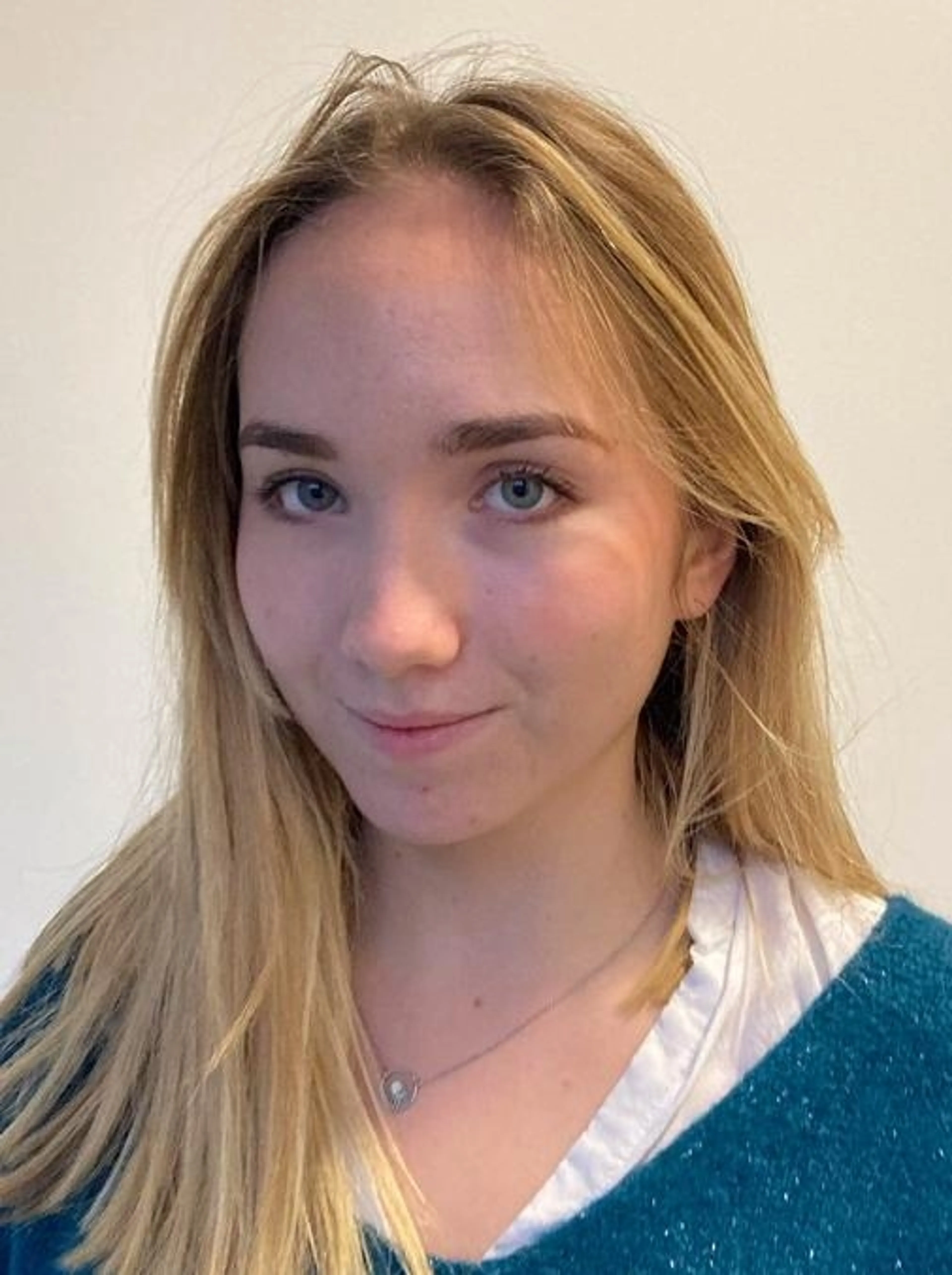 Image de présentation pour l'offre Soutien scolaire avec étudiante par Julia Bellanger