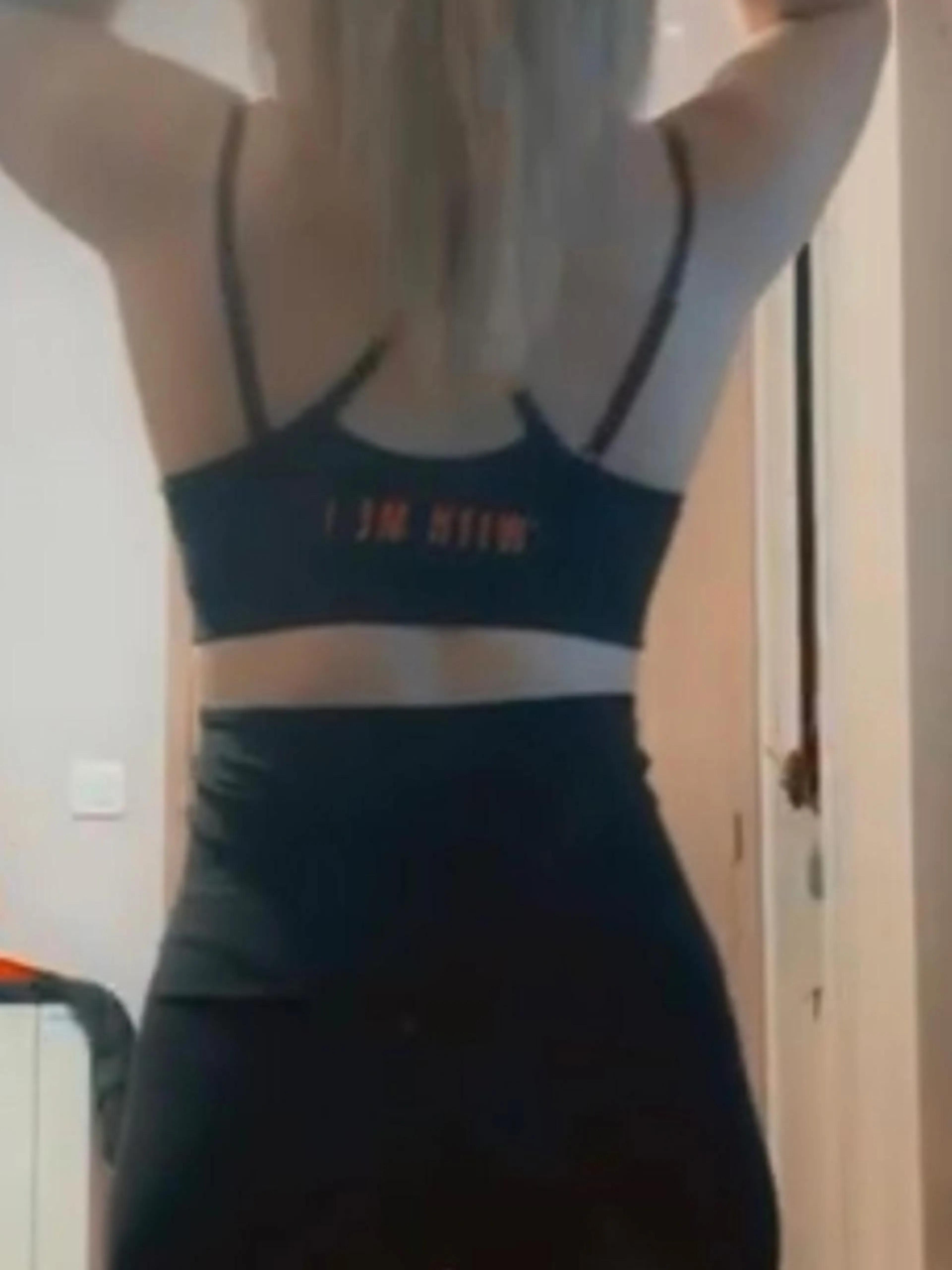 Image de présentation pour l'offre Transformez votre corps avec un coach sportif dédié - Atteignez vos objectifs de remise en forme et bien-être. par Coralie
