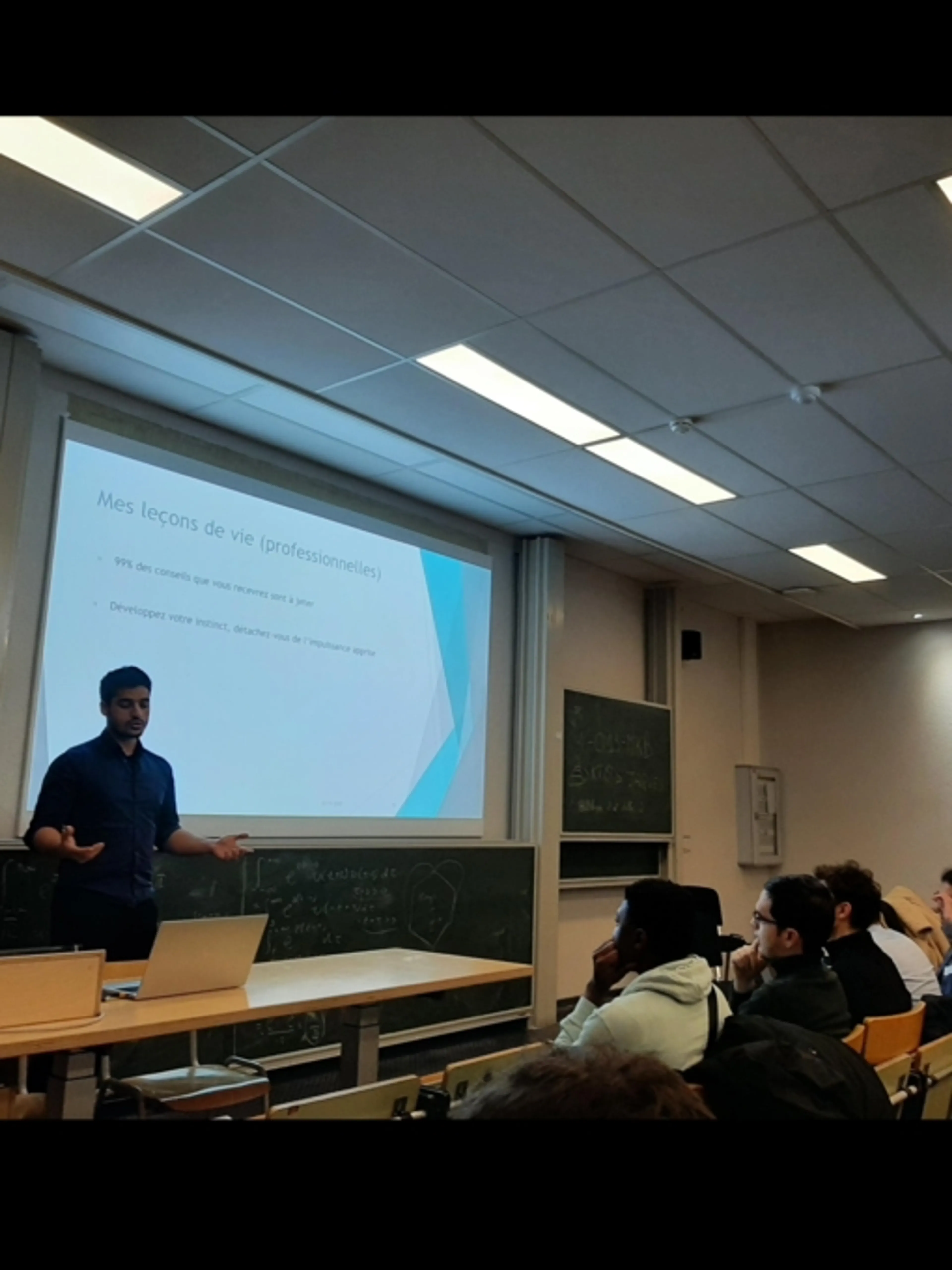 Image de présentation pour l'offre Ingénieur Physicien donne cours de Maths, Physique, Chimie, etc. pour tout niveau ! par Youssef