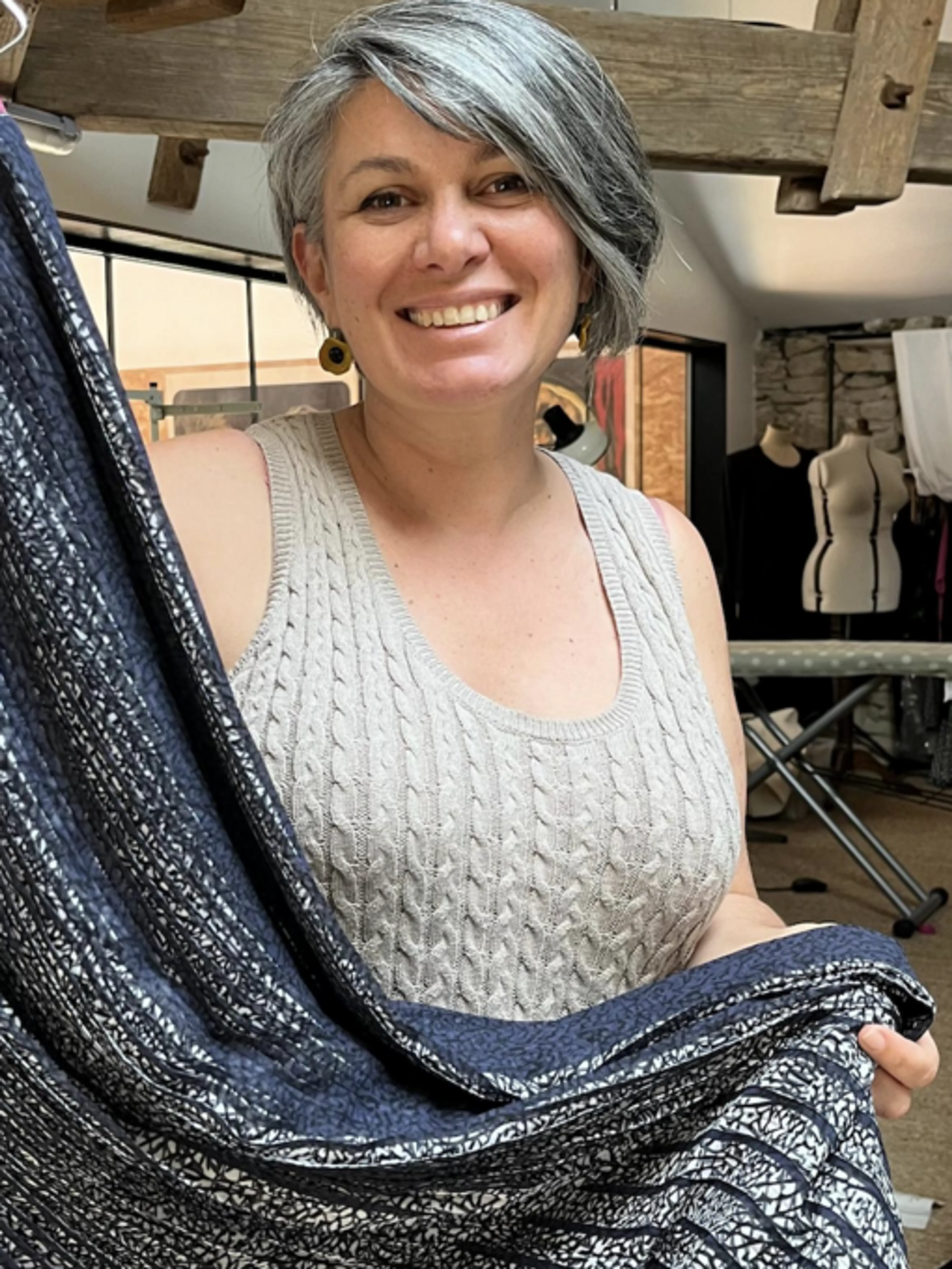 Image de présentation pour l'offre Maîtrisez la couture du Tissu Plissé : Une Masterclass Couture Incontournable 🪡 par Lajoiesewingmethod
