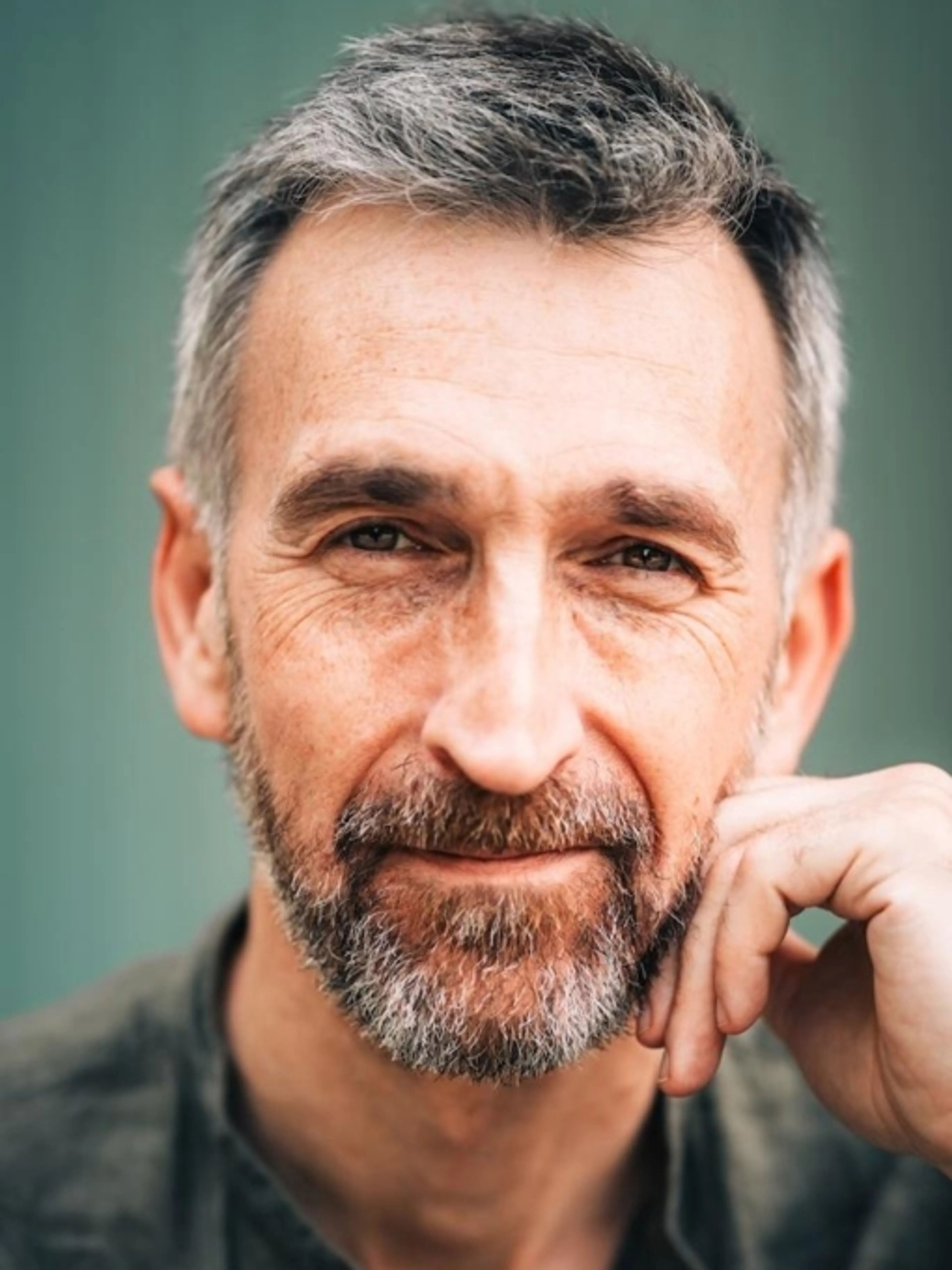 Avec plus de vingt cinq ans d'expérience, j'offre un accompagnement dans divers domaines tels que la résilience, la performance, la gestion du stress