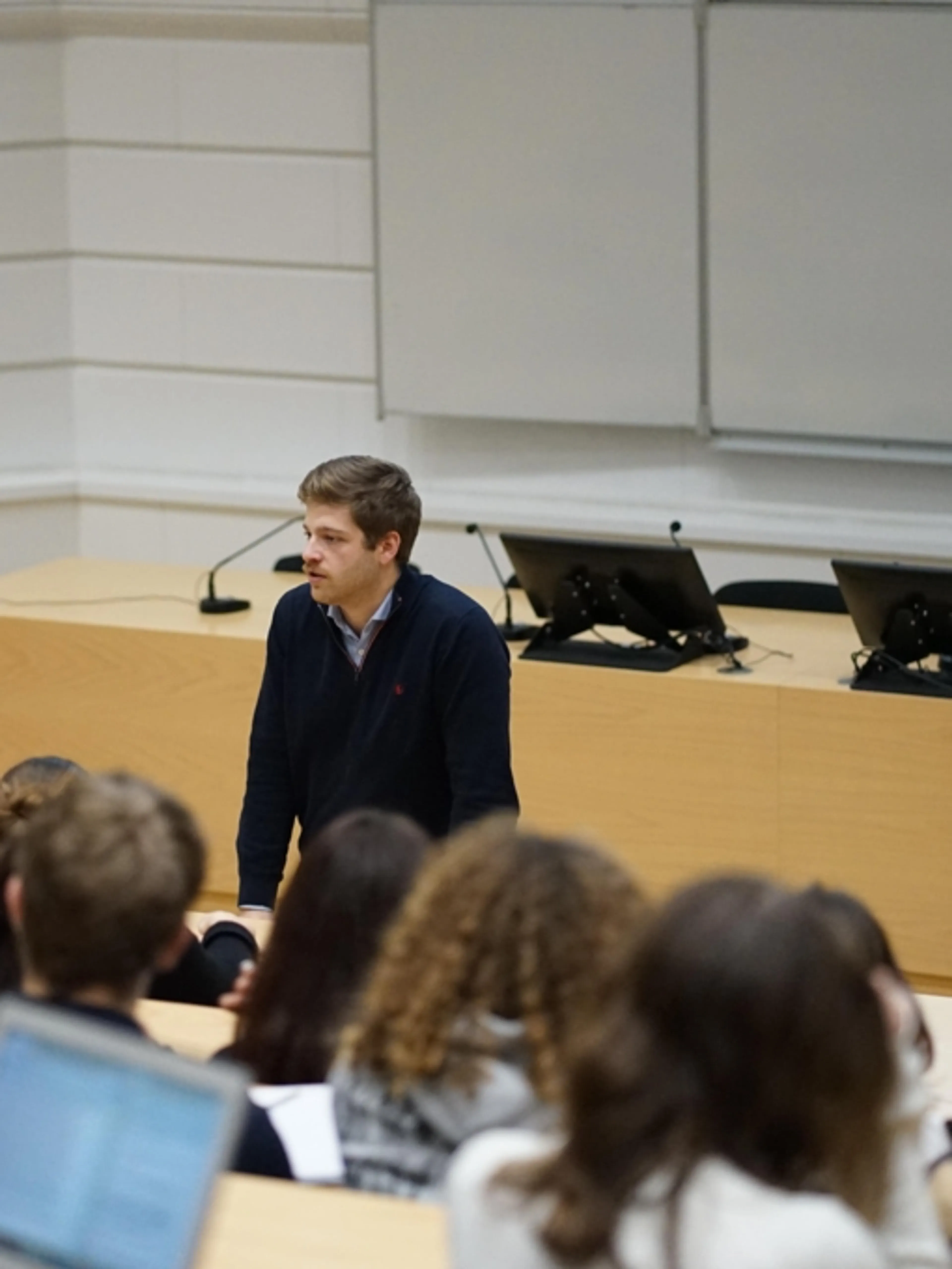 Image de présentation pour l'offre [PREPARATION AU GRAND ORAL]
Les clés pour une épreuve du bac maitrisée : posture, oralité, gestion du stress. Décryptage du barèmes et des prérequis. par Sacha