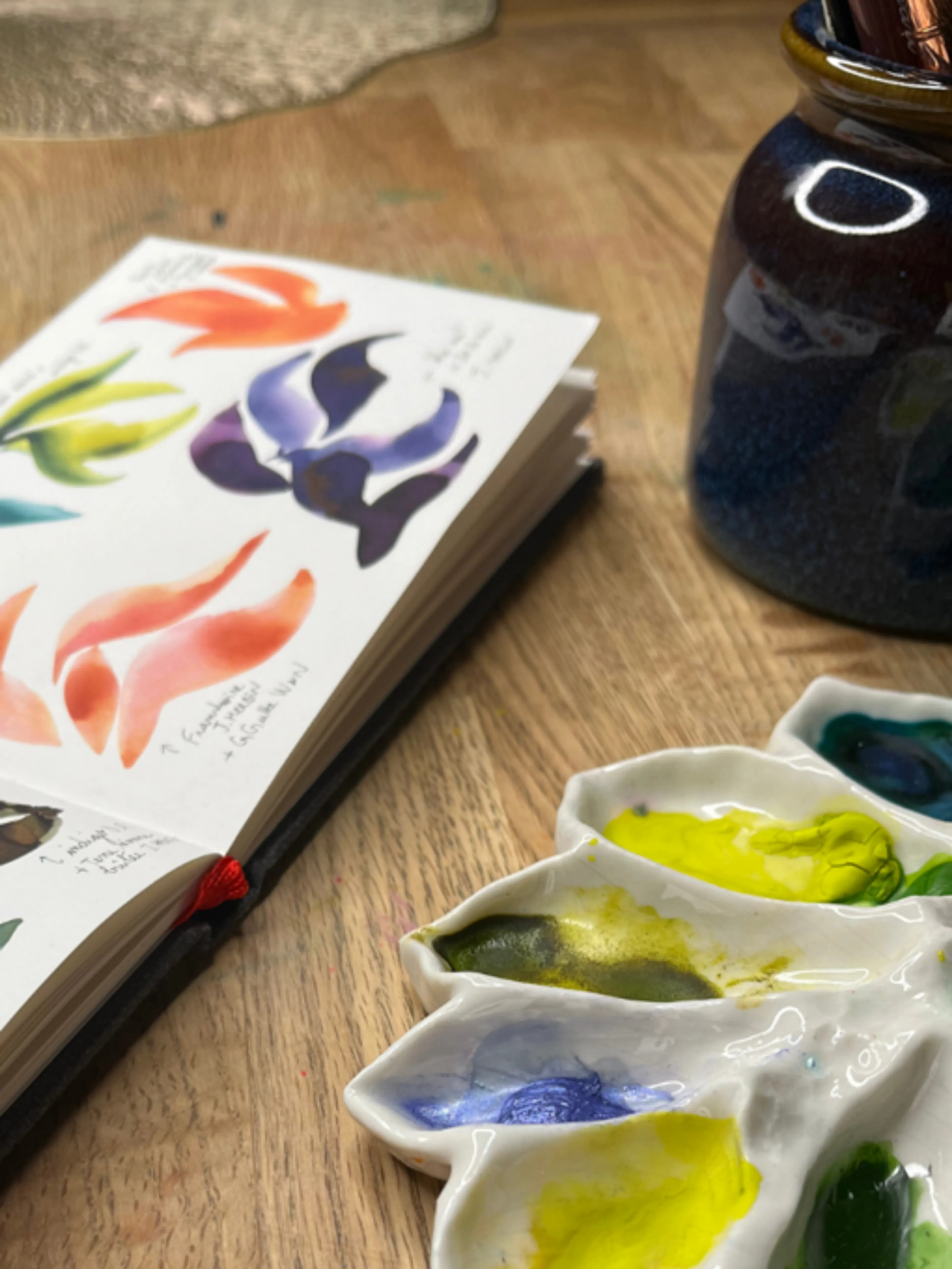 Image de présentation pour l'offre PR - ATELIER - Maîtrise ta palette
La couleur sans stress à l’aquarelle.
Comprendre, mélanger et oser peindre sans peur de “mal faire”. par Atelier Bleu Maquis