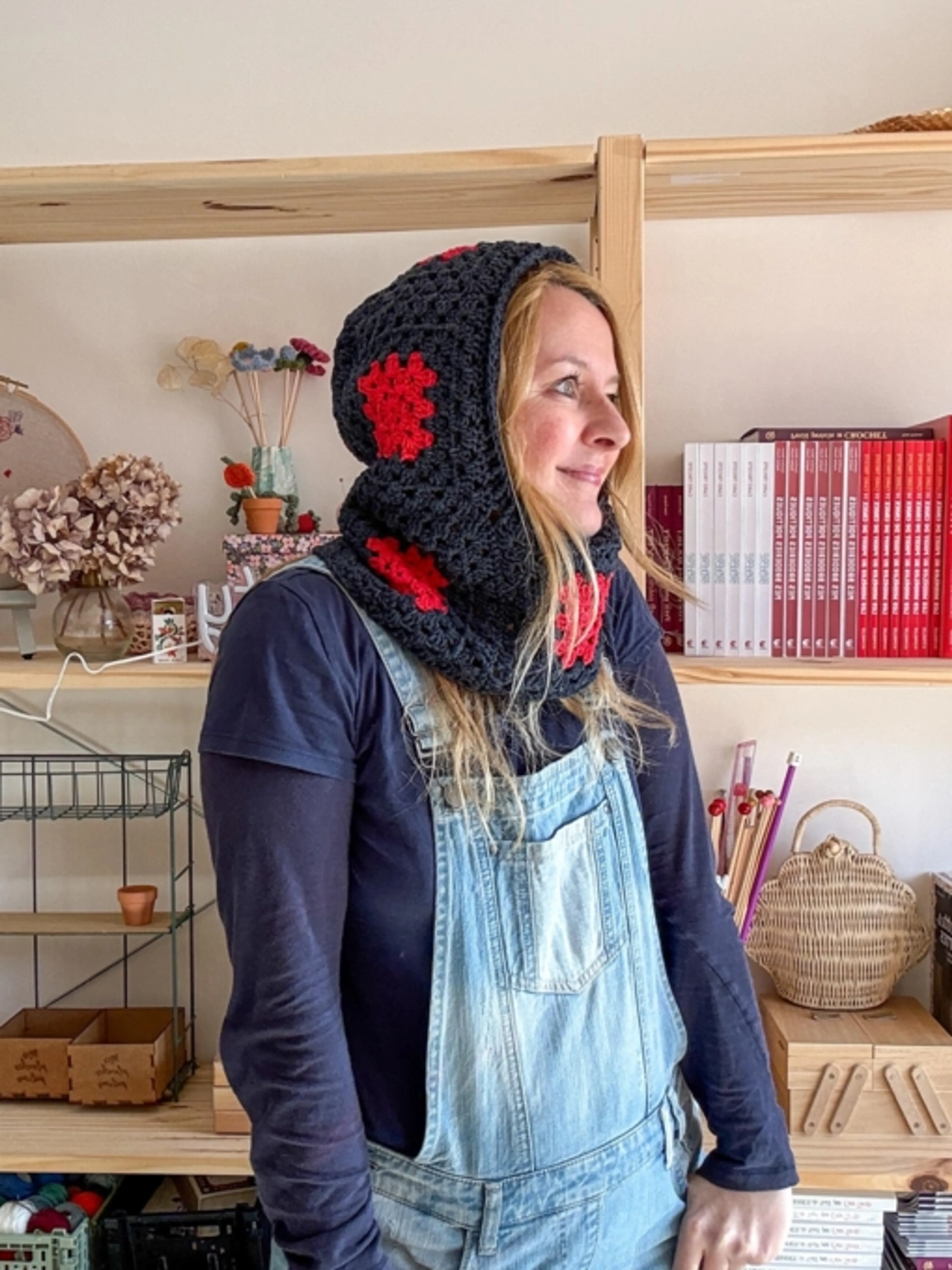 Image de présentation pour l'offre CAGOULE AU CROCHET - Toutes les explications en visio pour apprendre à crocheter une cagoule ensemble par Caro Tricote