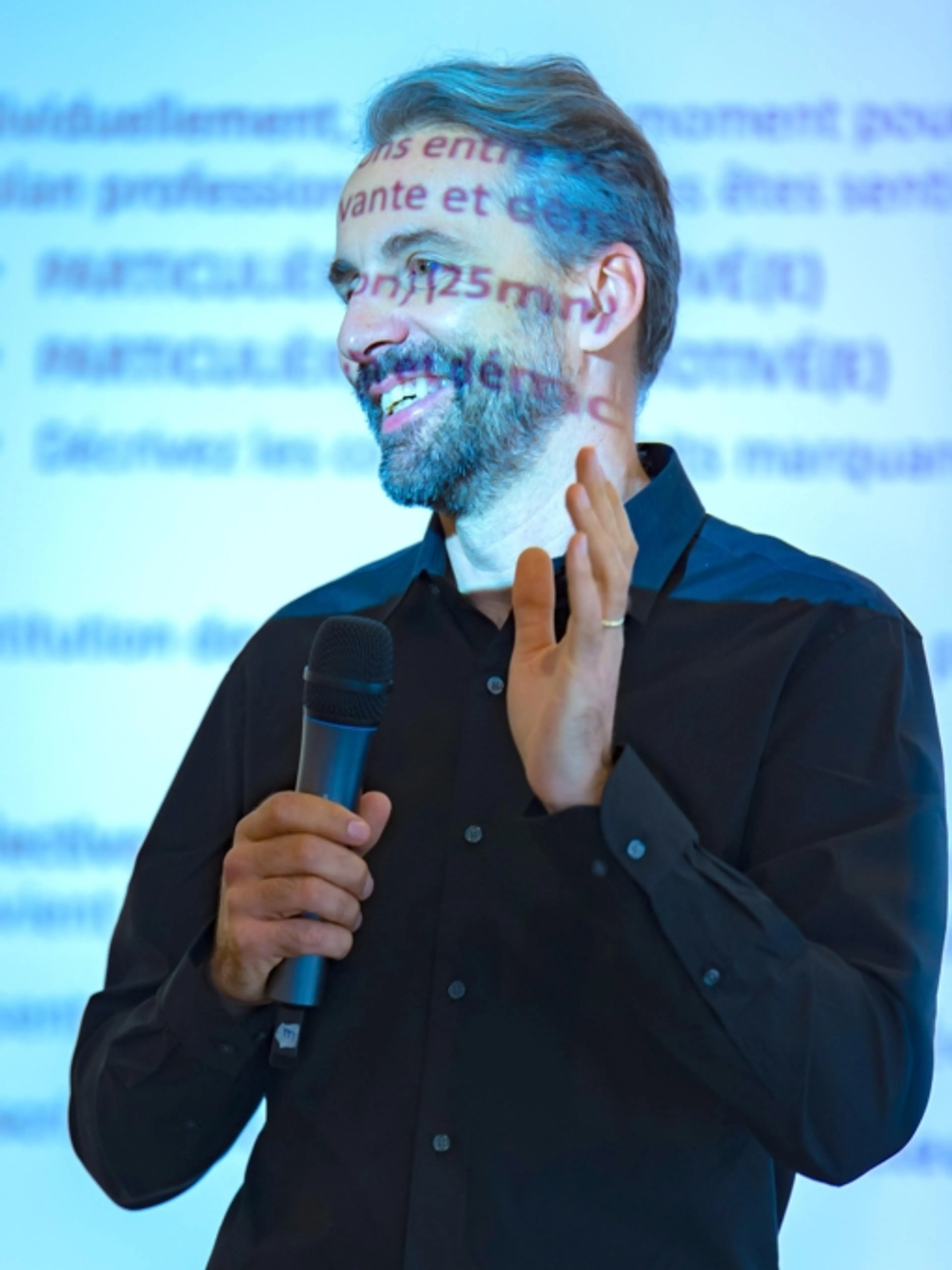 Boostez votre leadership et atteignez vos objectifs avec un coaching personnalisé par un Coach certifié ICF, fort de 25 ans d'entrepreneuriat.