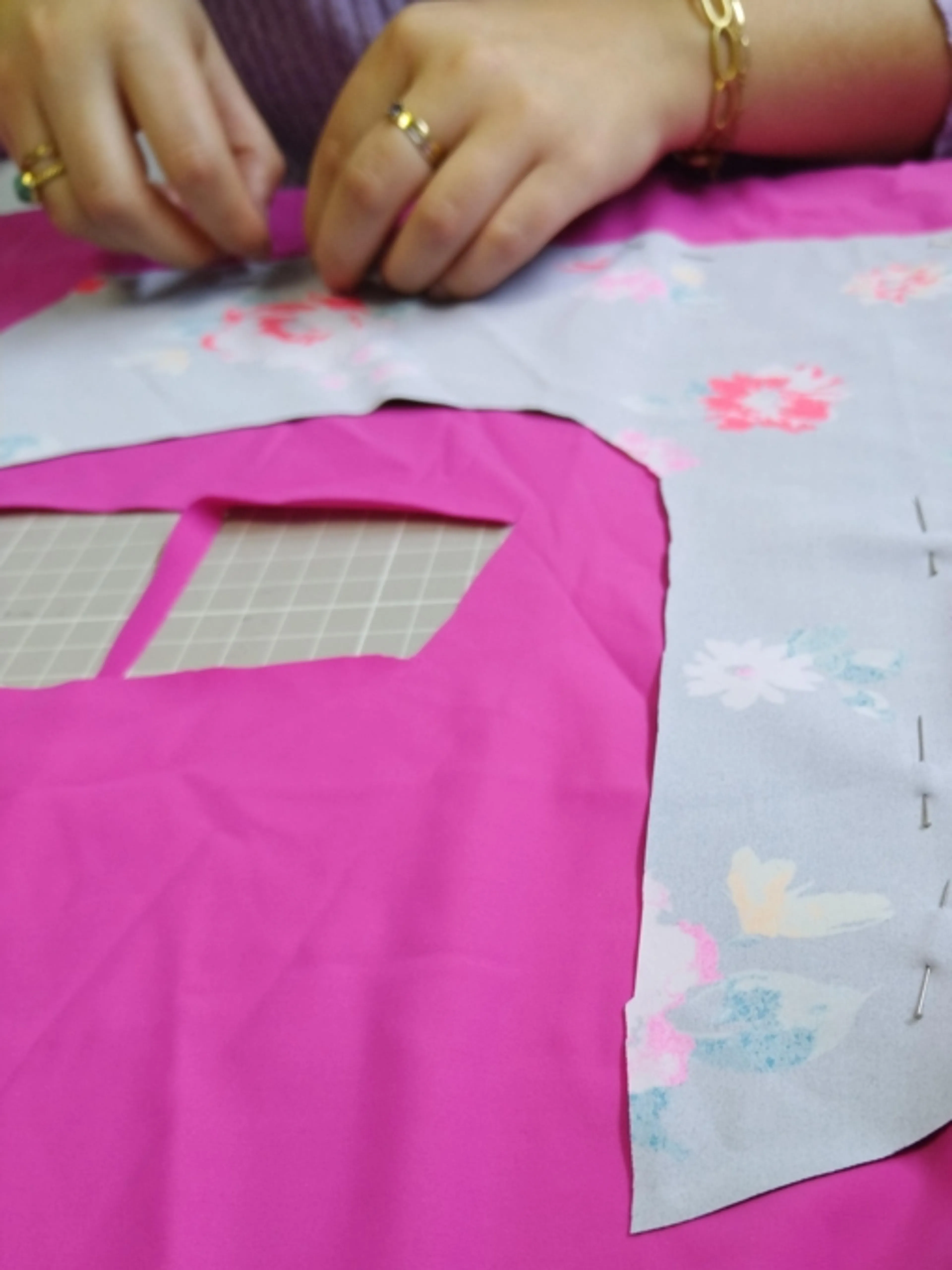 Image de présentation pour l'offre Maîtrisez l'art de la lingerie DIY : Cours personnalisés pour créer votre propre lingerie avec expertise par Anna