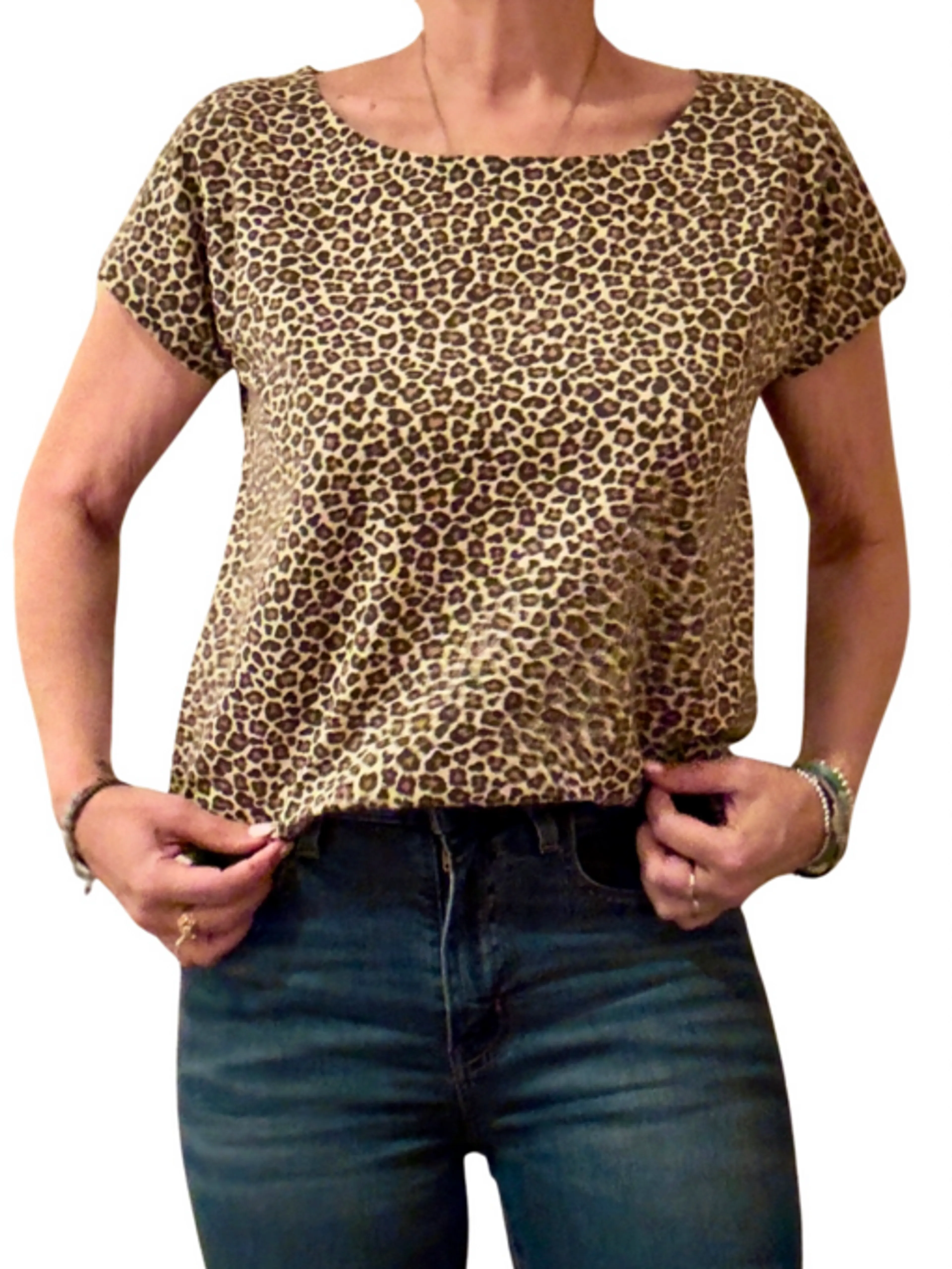 Image de présentation pour l'offre Coudre un t-shirt en jersey avec une machine classique pour filles et femmes 𧔠par Viny DIY