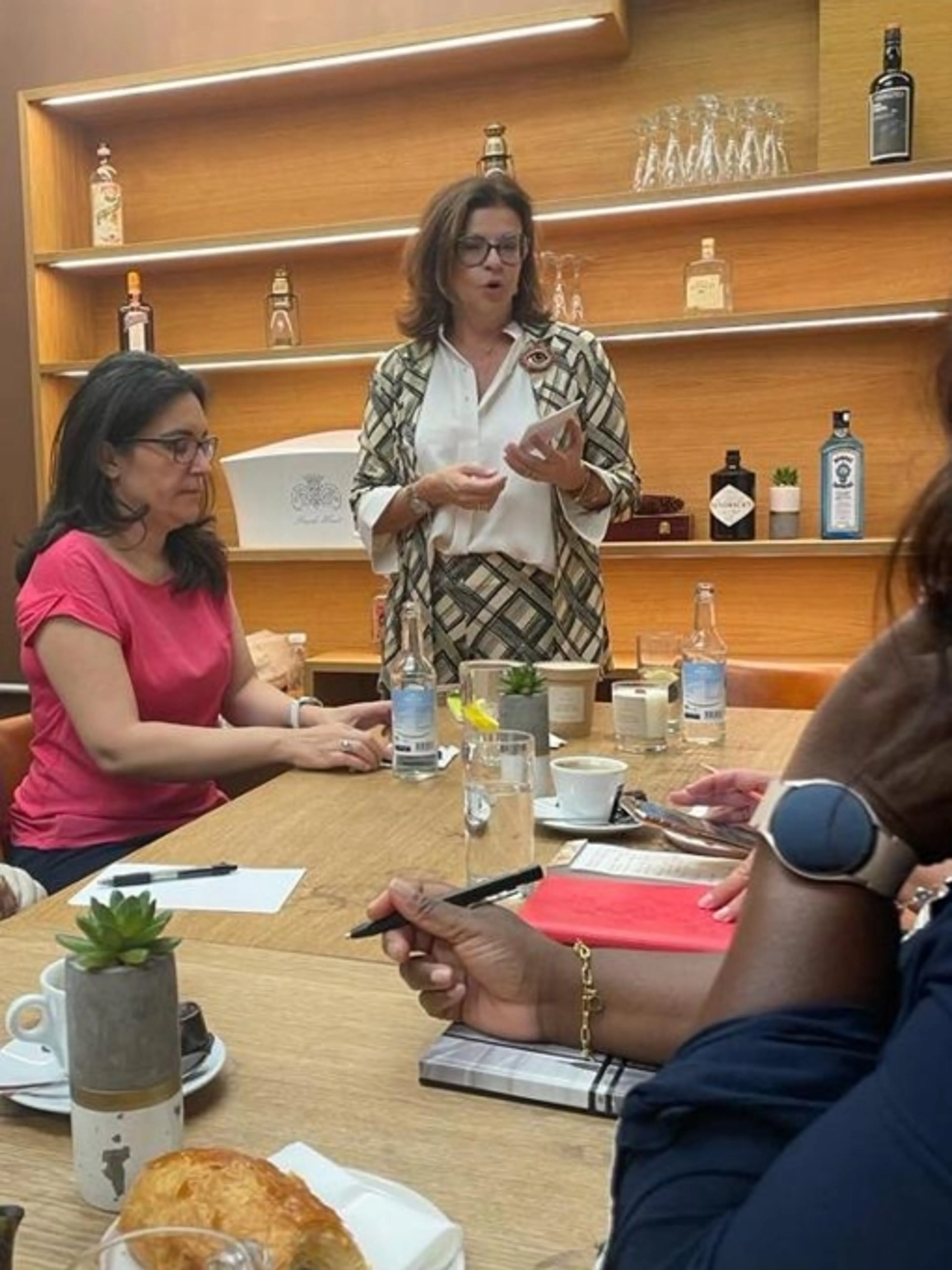 Image de présentation pour l'offre LEADERSHIP LEVEL-UP : 90 jours pour incarner pleinement votre leadership au féminin. Il est temps d’incarner la femme leader qui est en vous ! par Kathy