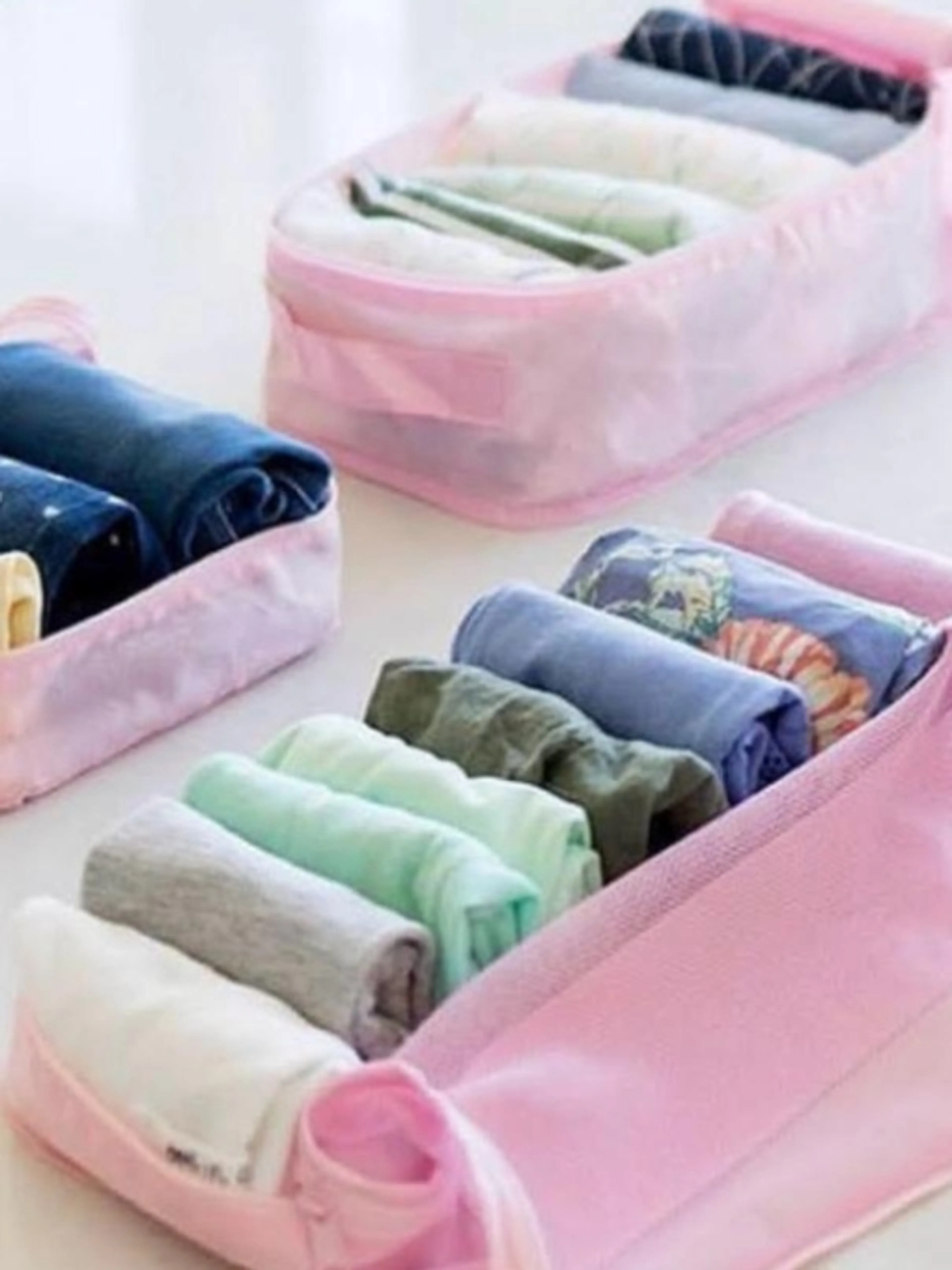 Image de présentation pour l'offre Atelier " Organisation et optimisation de la valise " pour un esprit allégé avant de partir en vacances - Certifiée KonMari par Lina