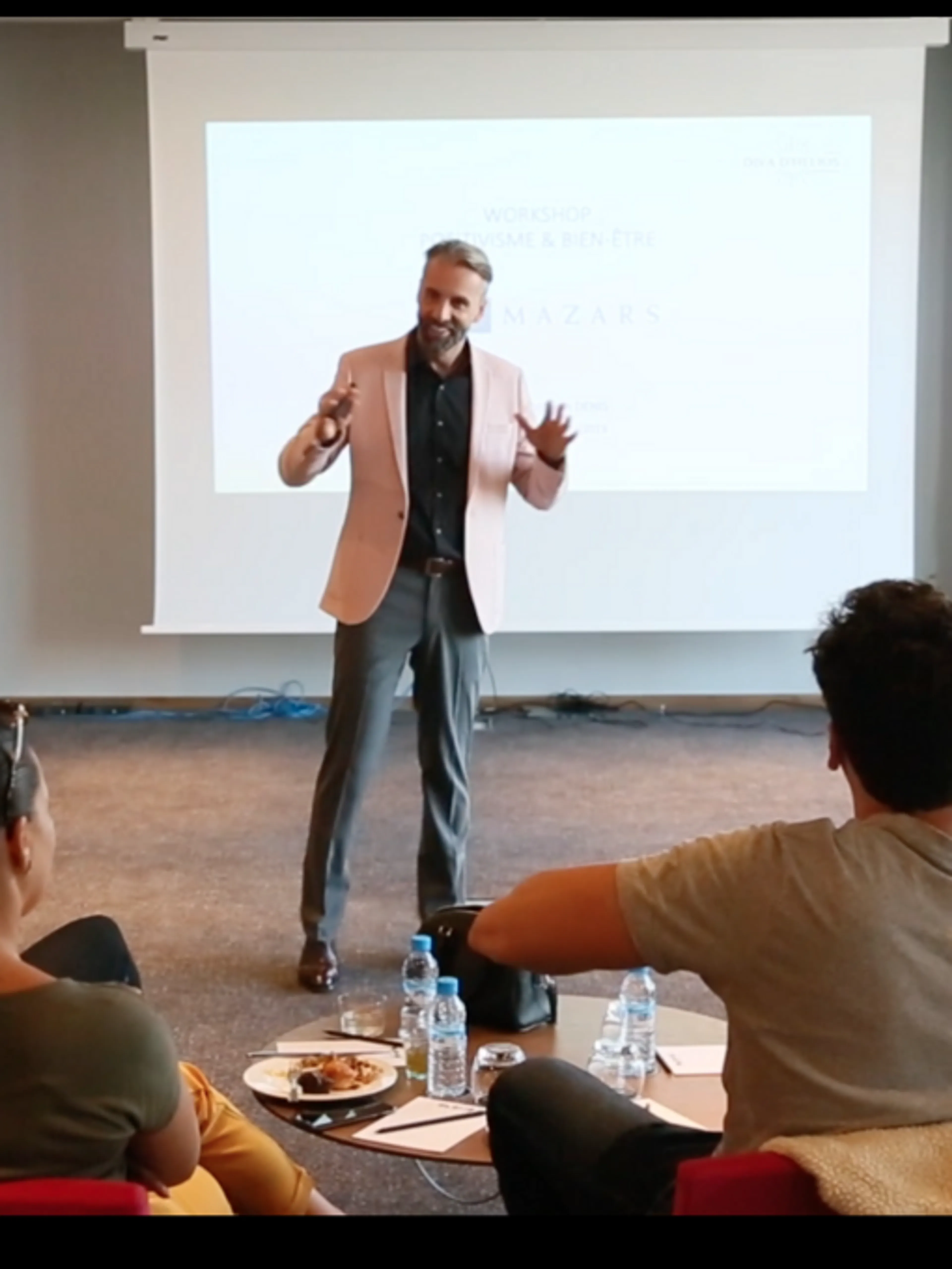 Image de présentation pour l'offre Boostez votre impact en PRISE DE PAROLE EN PUBLIC. Prenez confiance, captez l'attention et maîtrisez votre discours pour convaincre. par Antonin