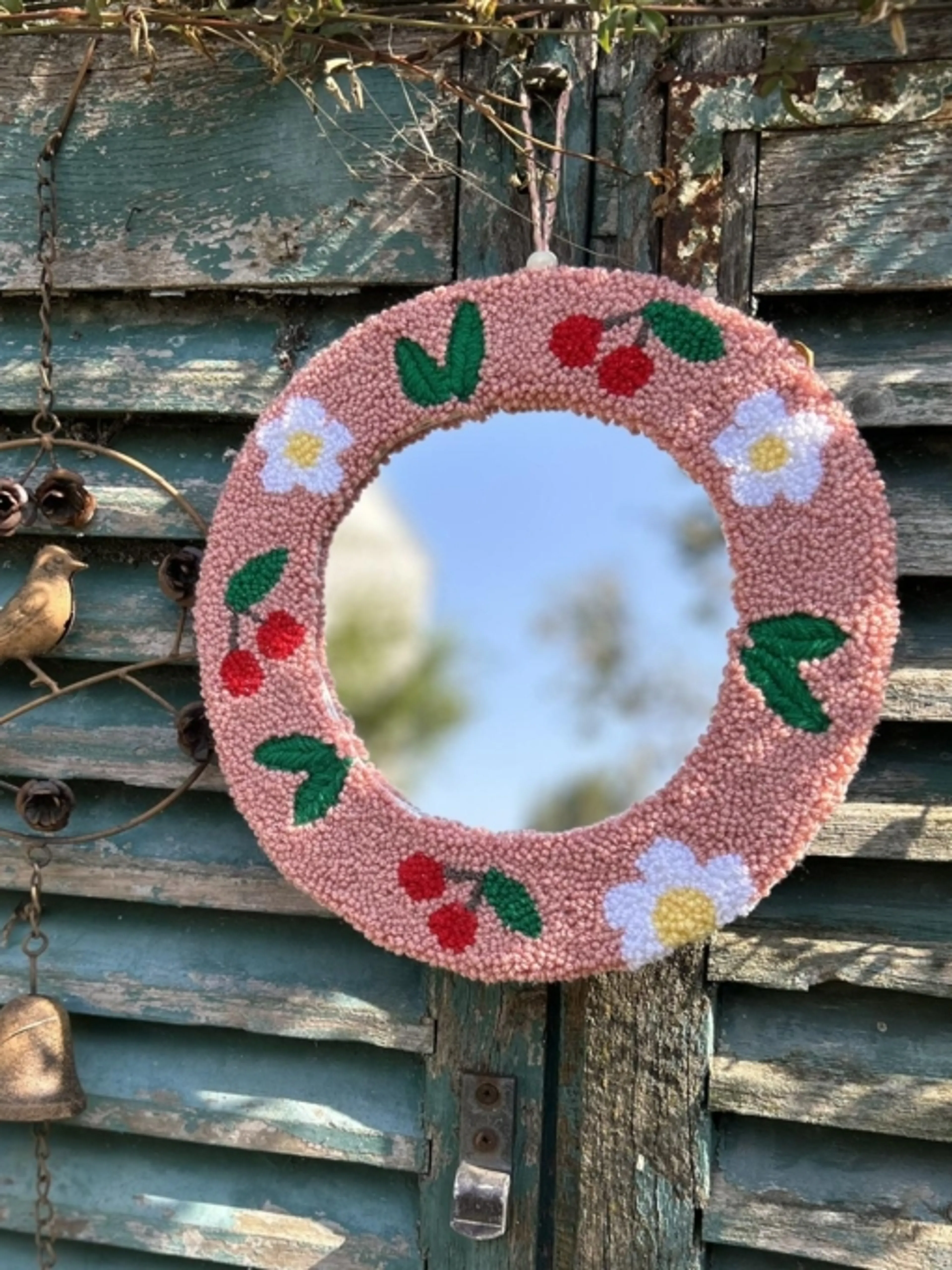 Réaliser un miroir 🪞 + 14 leçons pour apprendre pour apprendre le punch needle