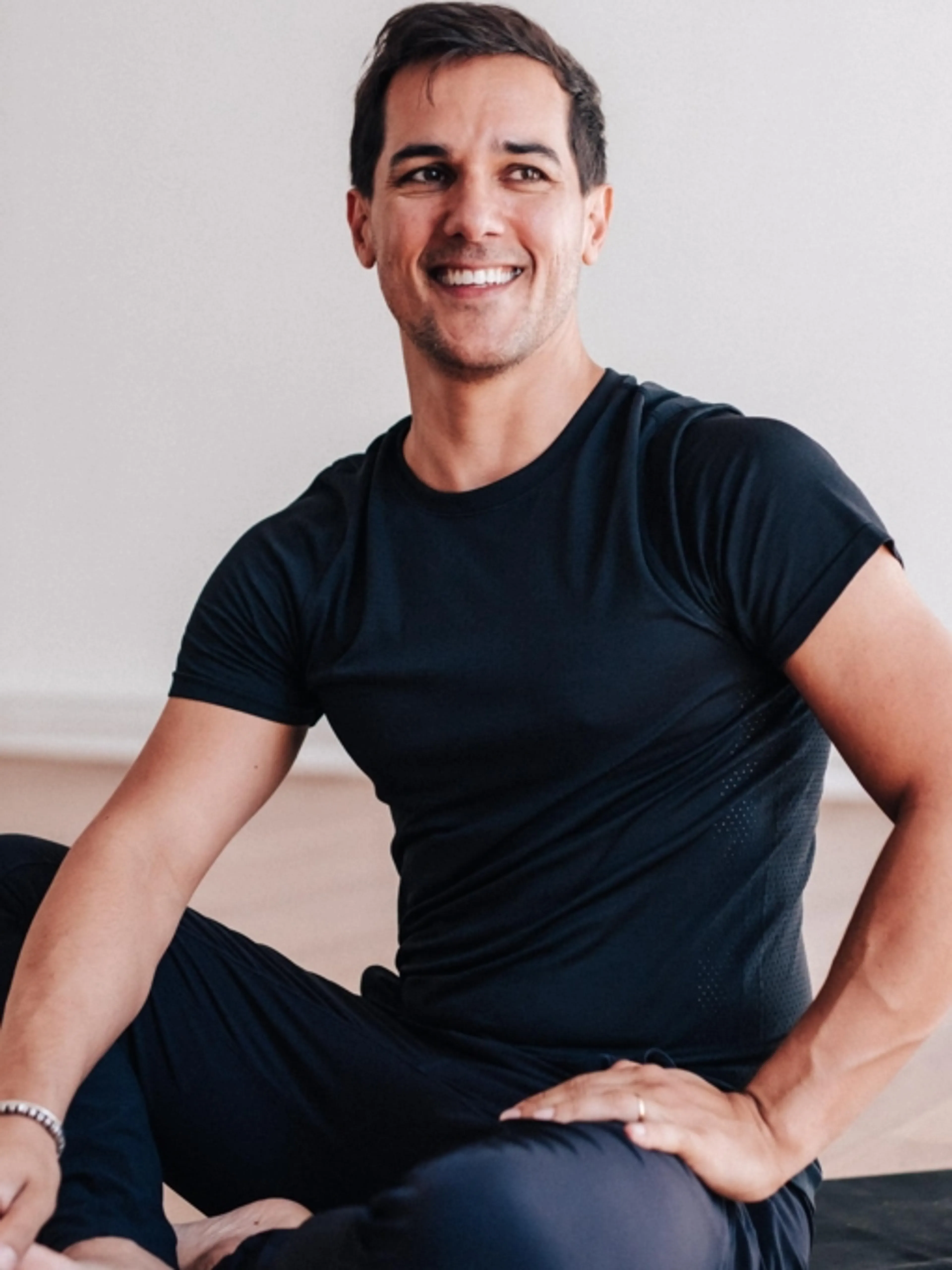 Image de présentation pour l'offre Initiation a la méditation avec le créacteur de la méthode  Vibhava Yoga. 
Un cours accessible à tous. par ByHeberson