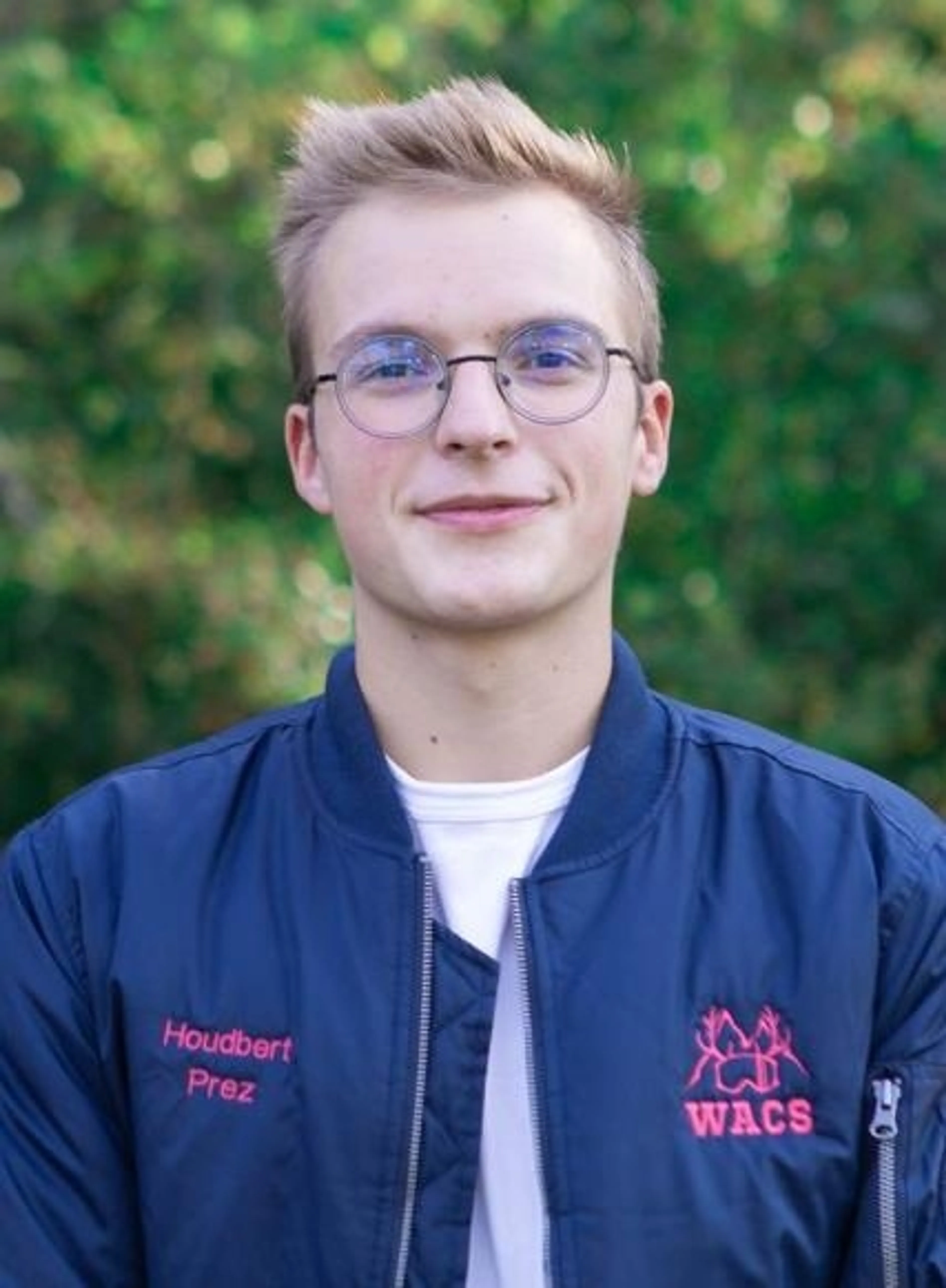 Image de présentation pour l'offre Je suis étudiant à Centrale et je suis à l'aise avec tous les sujets scientifiques (math, physique, svt) par Thomas