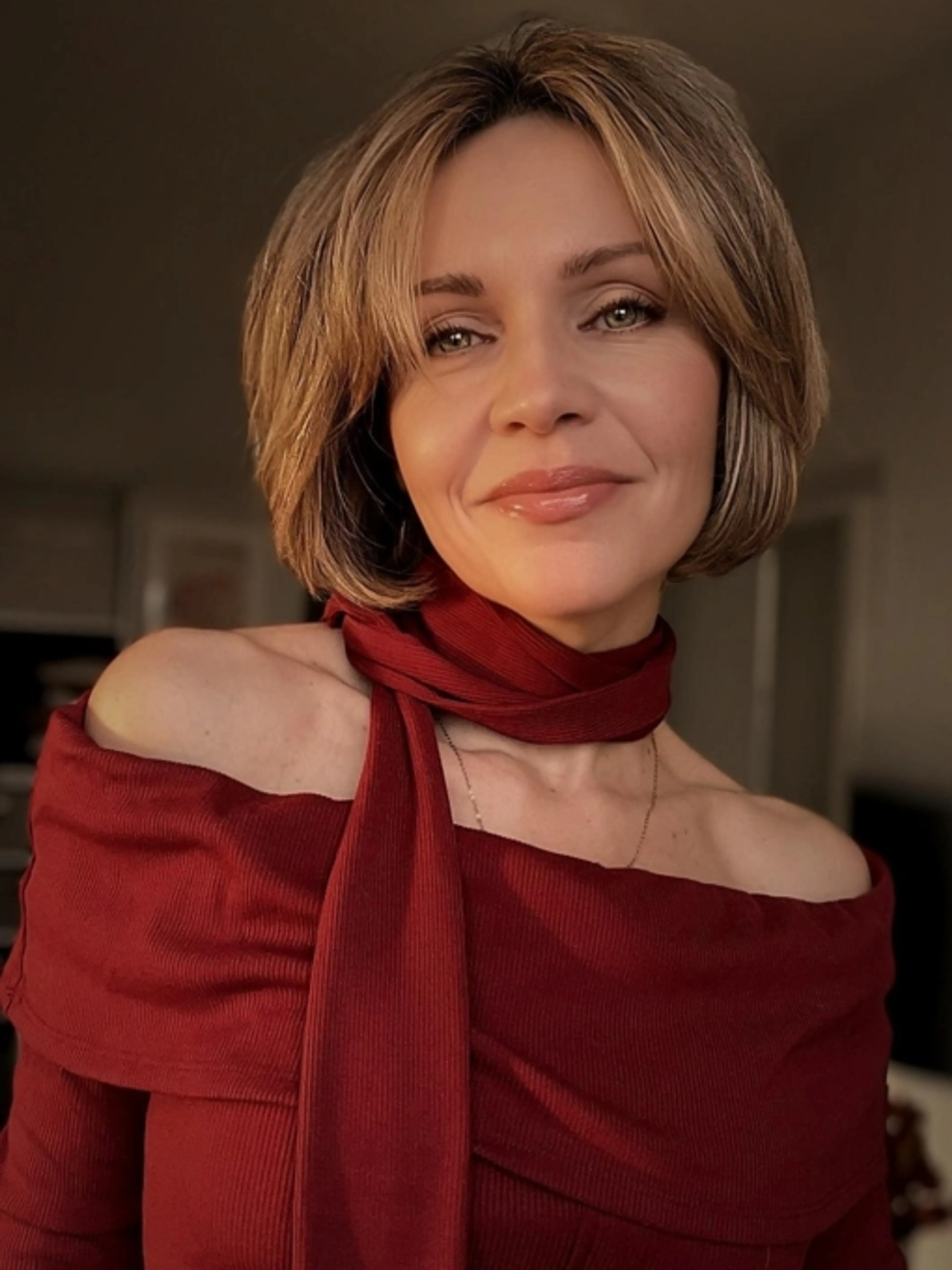 SIGNATURE | Tu ne changes pas de look. 
Tu incarnes la femme que tu es.
Le programme style & estime de soi — 2 mois, 100% présentiel