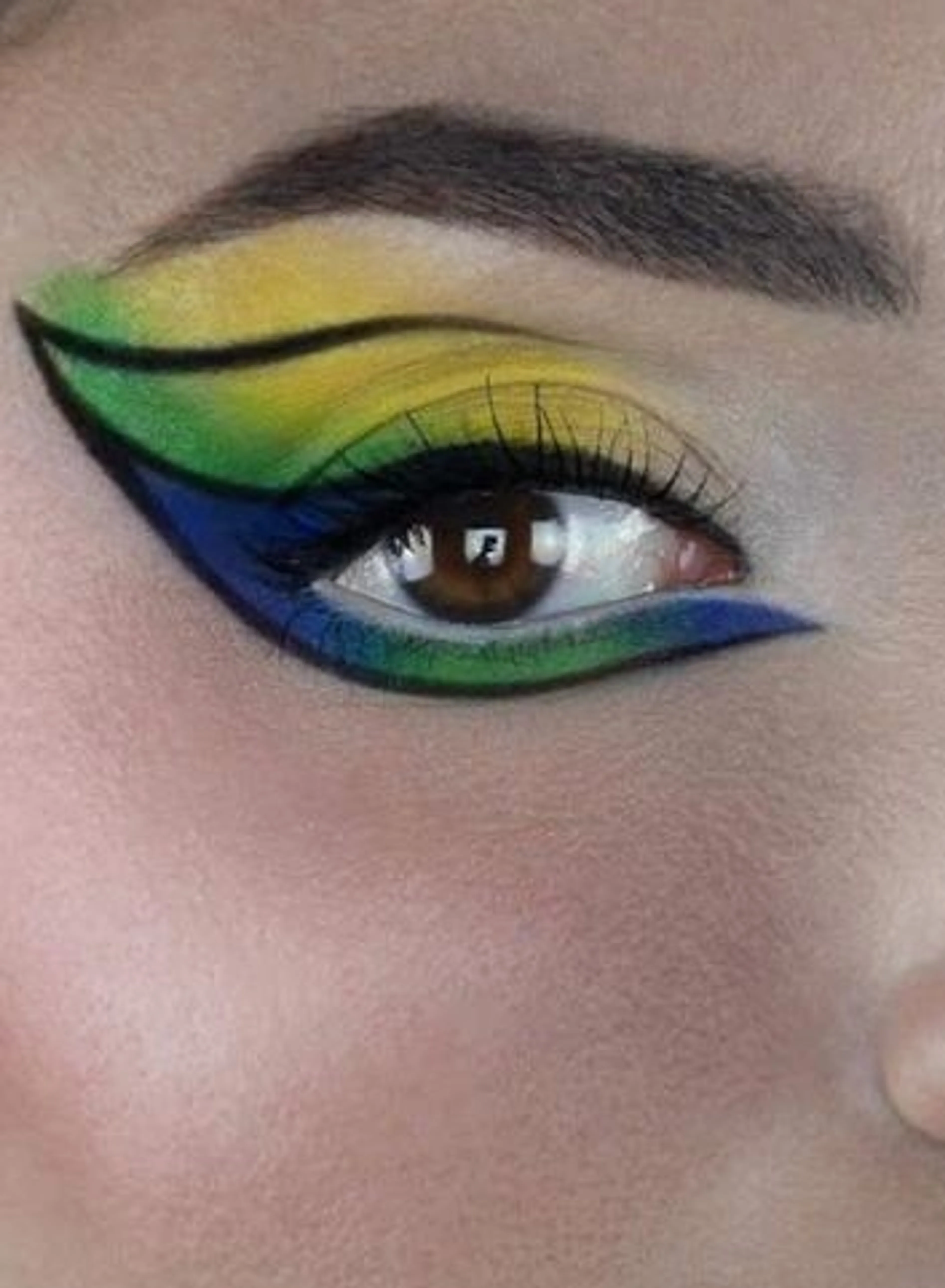 Image de présentation pour l'offre Comment mettre en valeur son regard 👀 - Maquilleuse professionnelle par Floriane